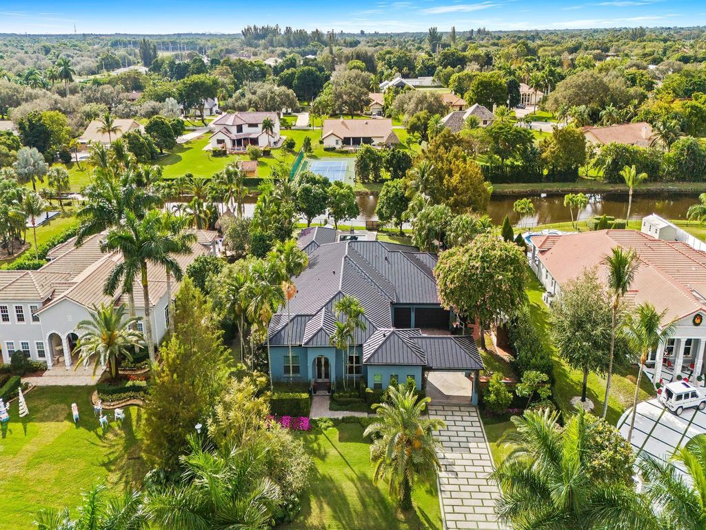 Photo of 11350 NW 6th St, Plantation, FL 33325 (MLS # F10541075)