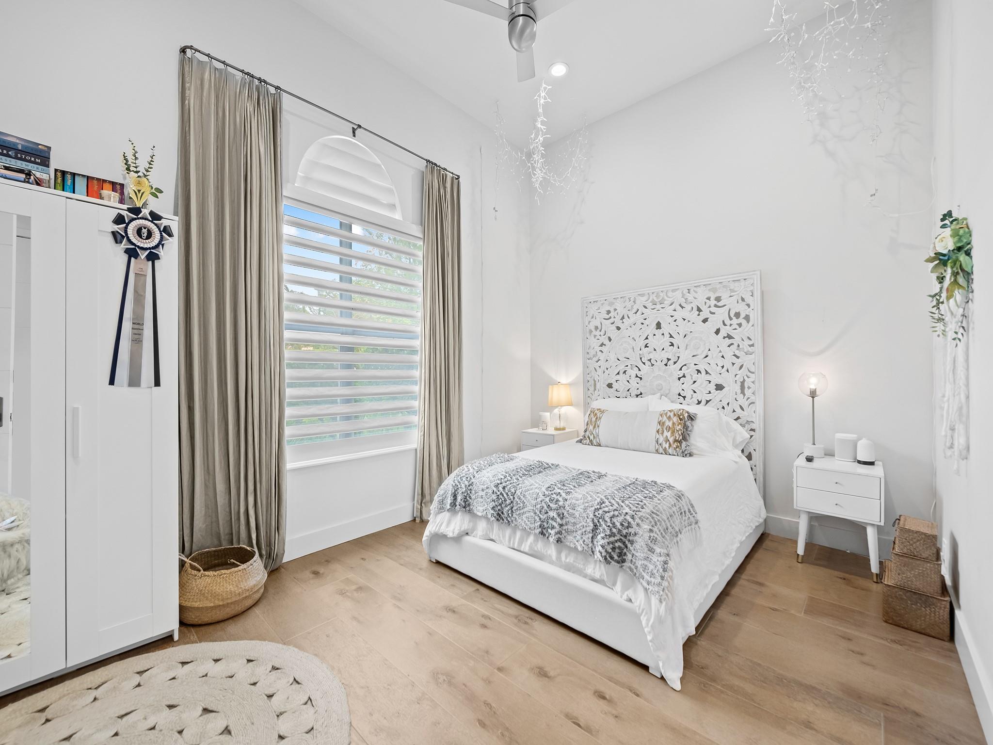 Signature Estates 172-31 - Residential