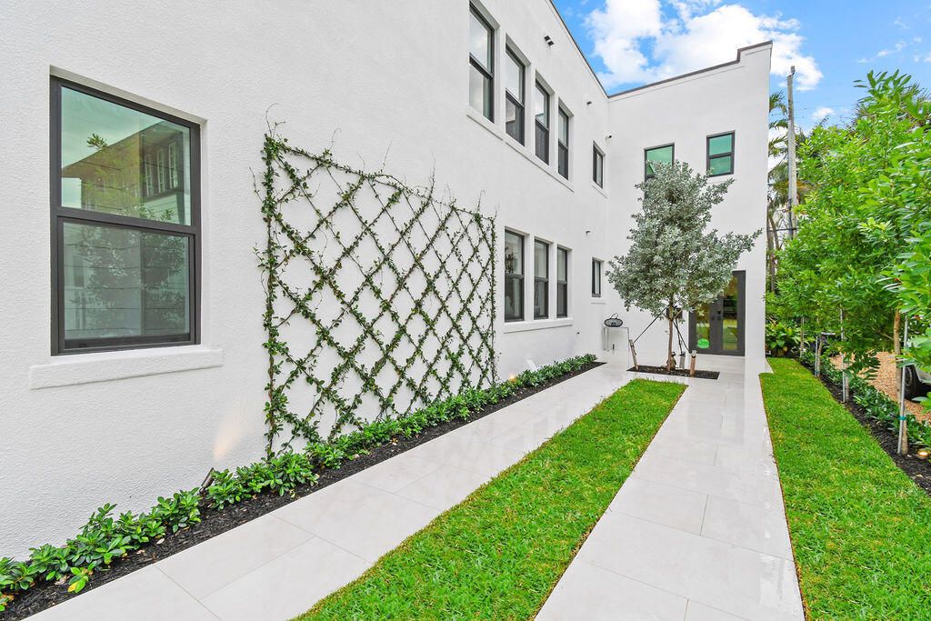 Photo of 226 Oleander Avenue #3, Palm Beach, FL 33480 (MLS # B26007345)