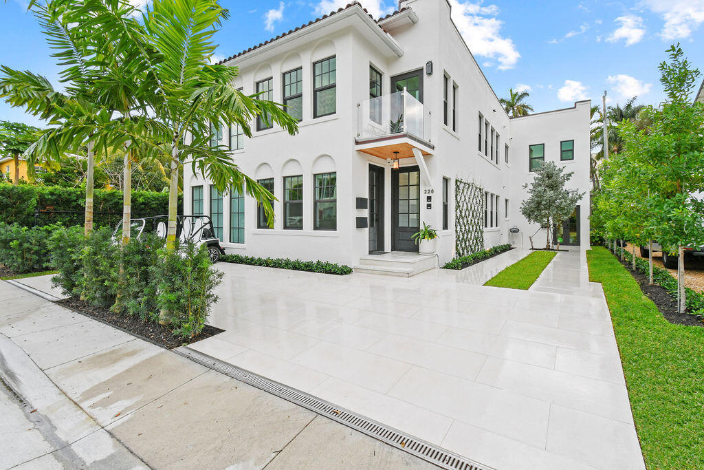 226 Oleander Avenue 3