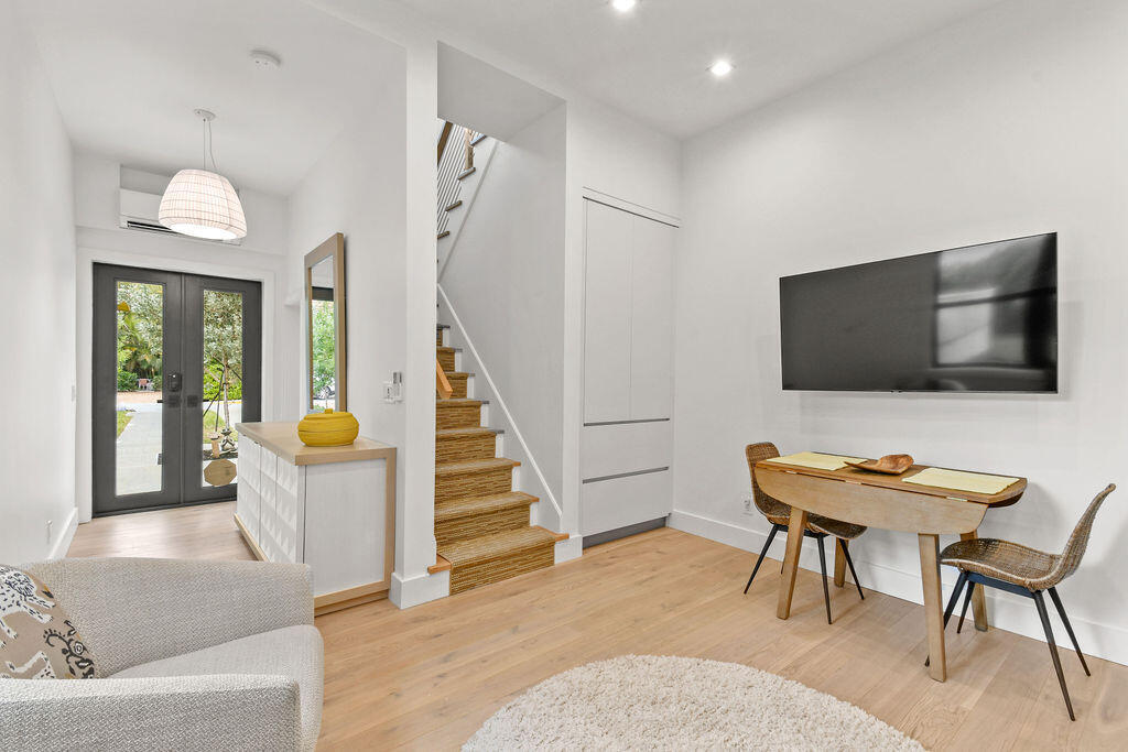 JEANETTE COURT - Residential Lease