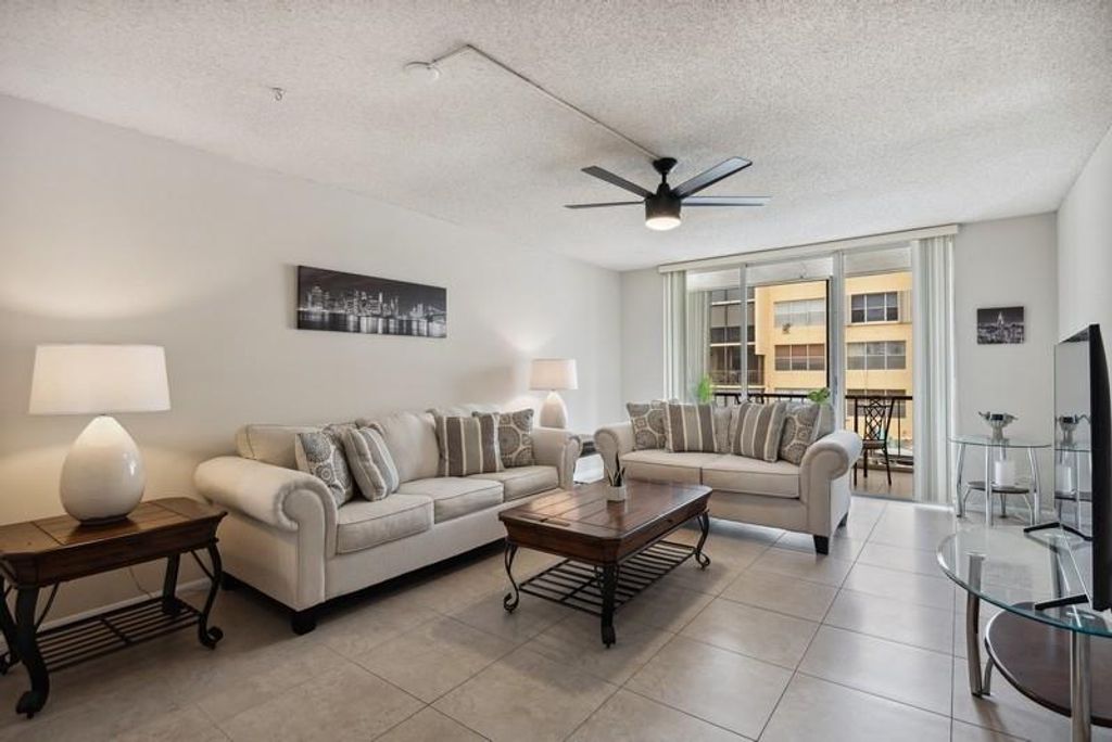 Photo of 777 S Federal Hwy #H202, Pompano Beach, FL 33062 (MLS # F10374218)