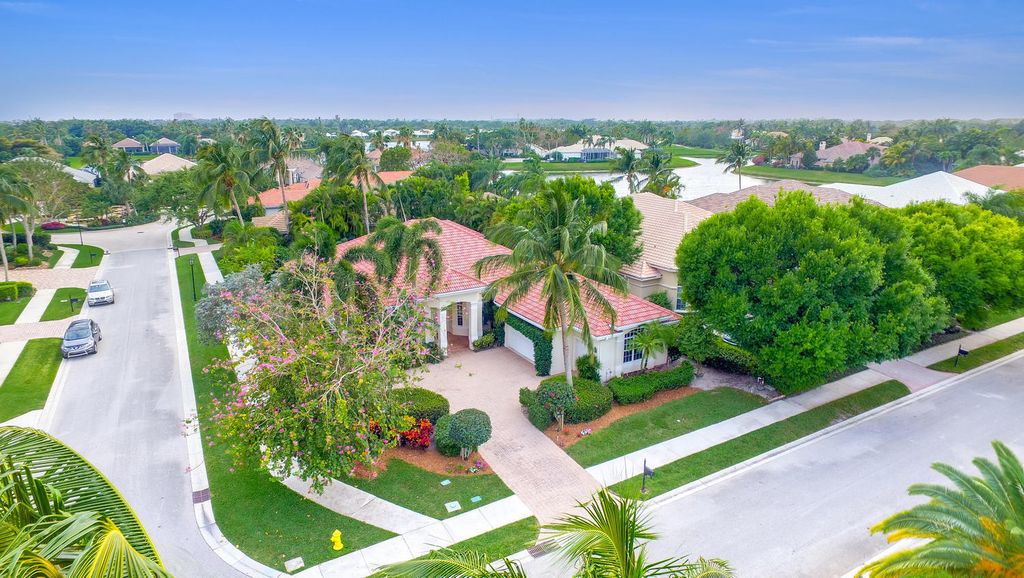 Photo of 132 Pembroke Drive, Palm Beach Gardens, FL 33418 (MLS # R10805484)