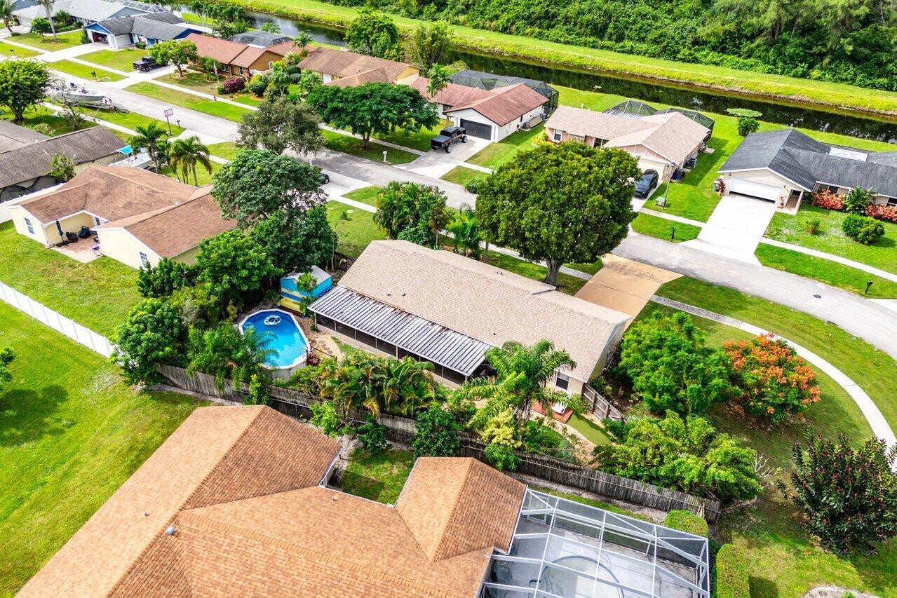 LE CHALET IV-B - Residential