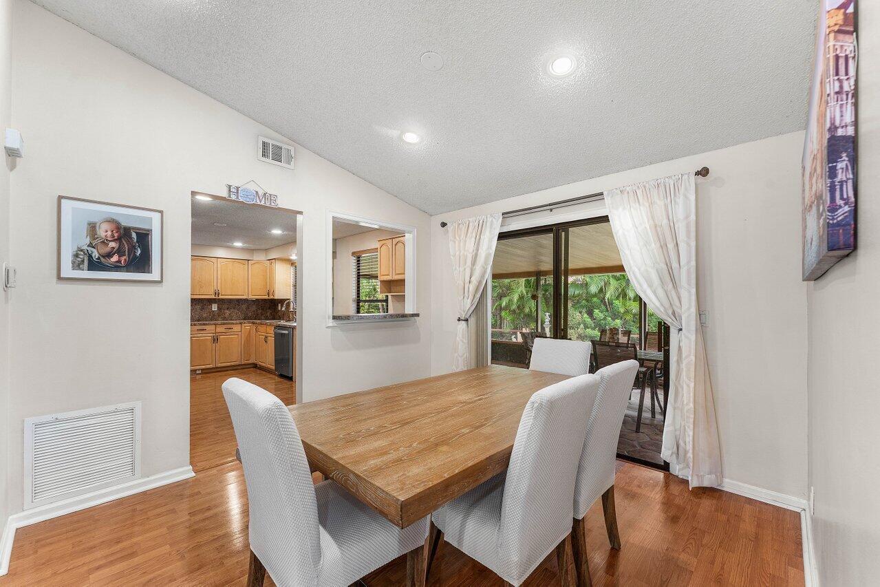 LE CHALET IV-B - Residential