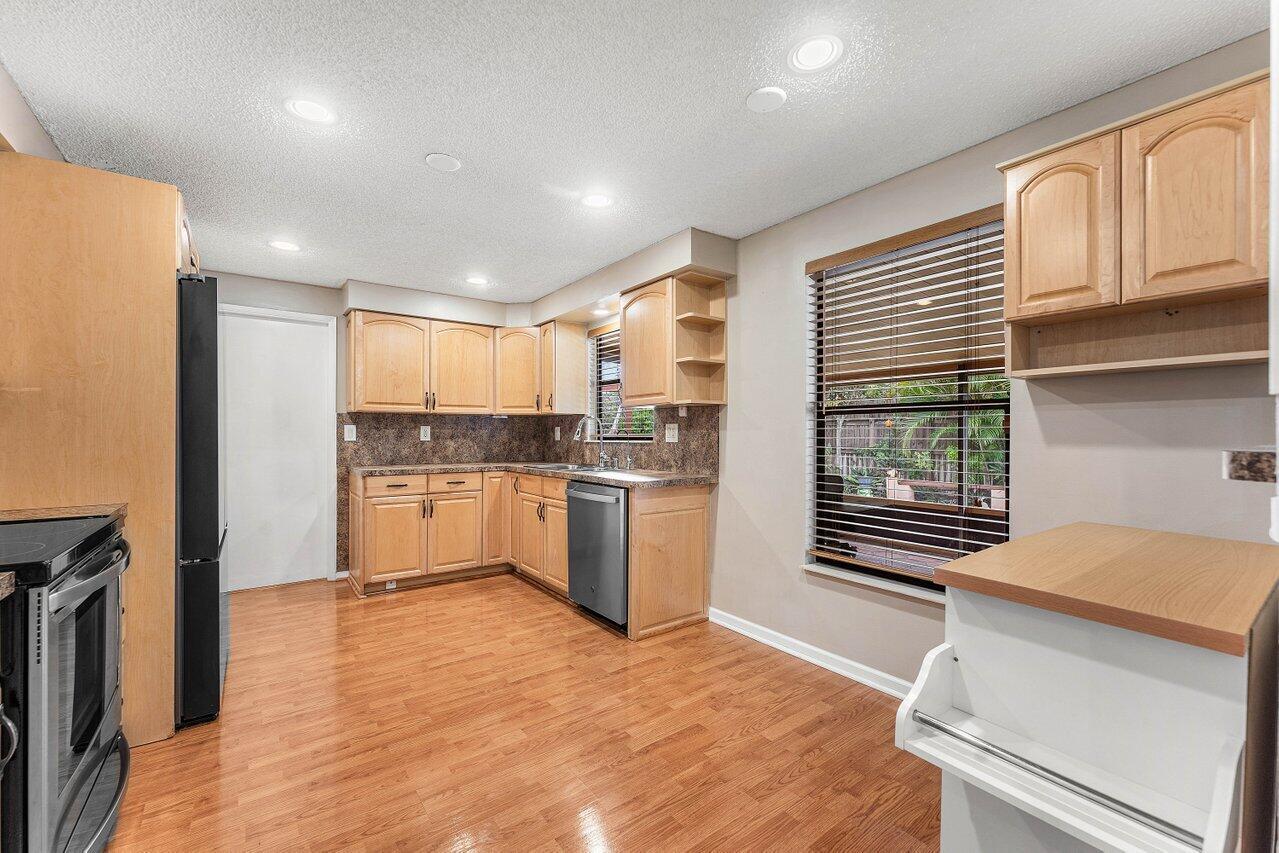 LE CHALET IV-B - Residential