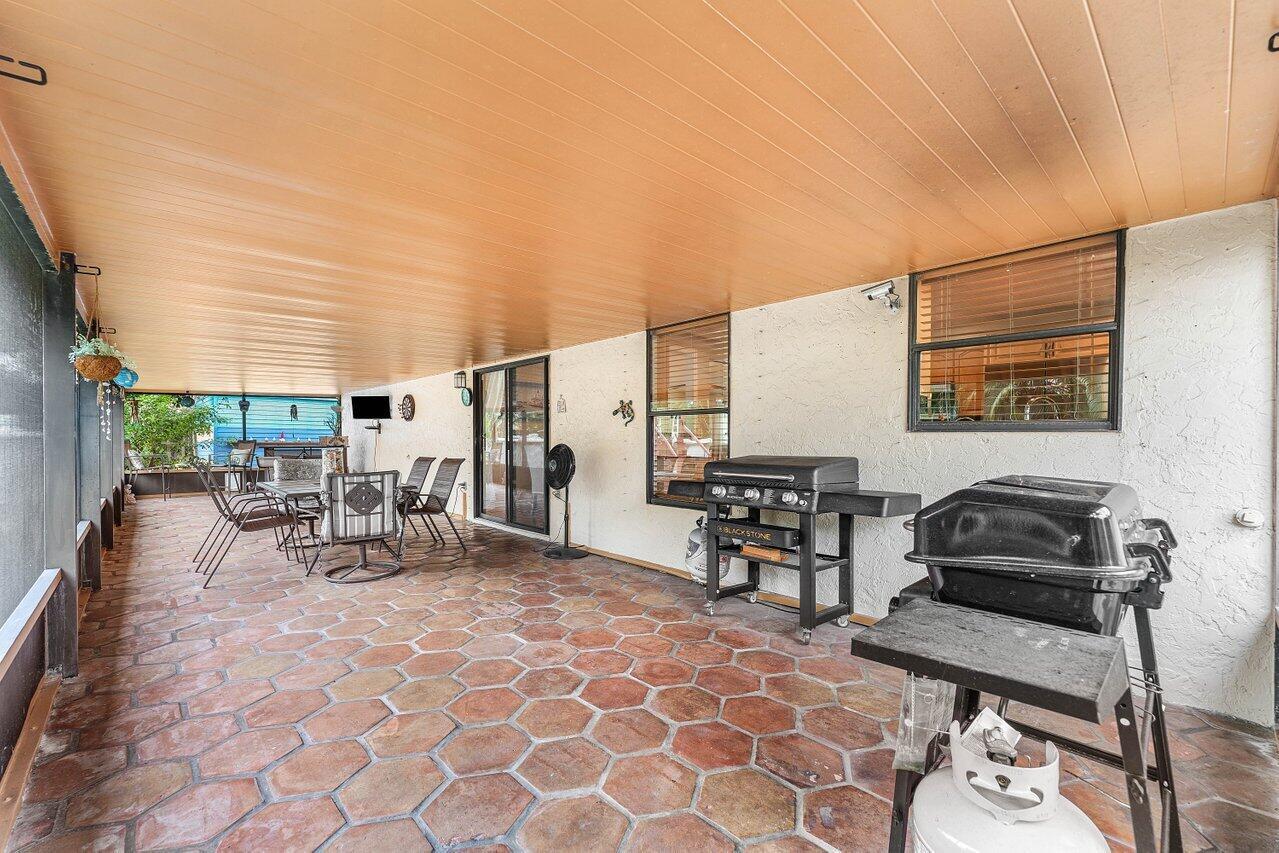 LE CHALET IV-B - Residential