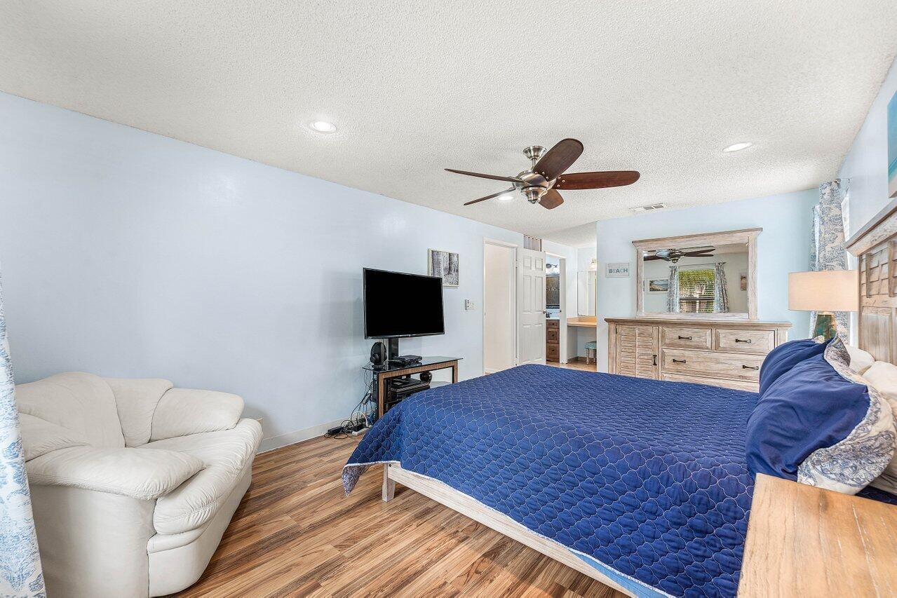 LE CHALET IV-B - Residential