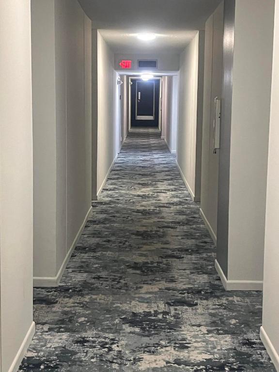 VIKING ARMS CONDO - Residential Lease