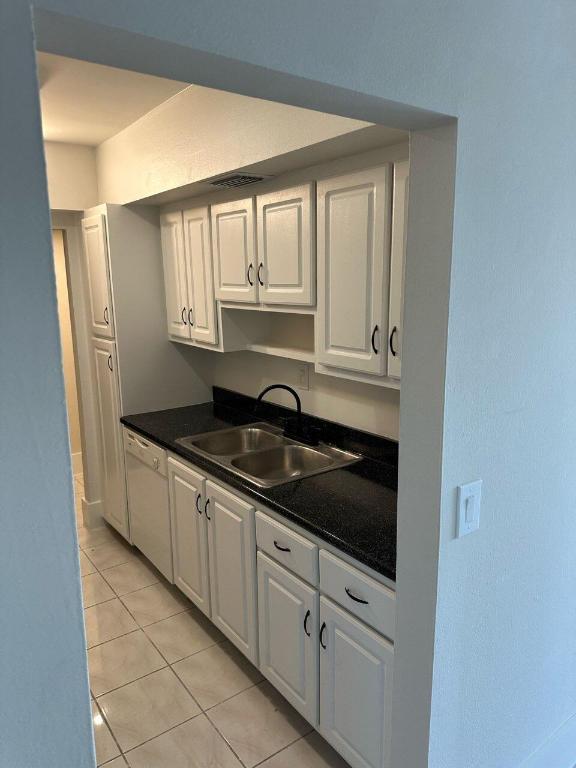 VIKING ARMS CONDO - Residential Lease