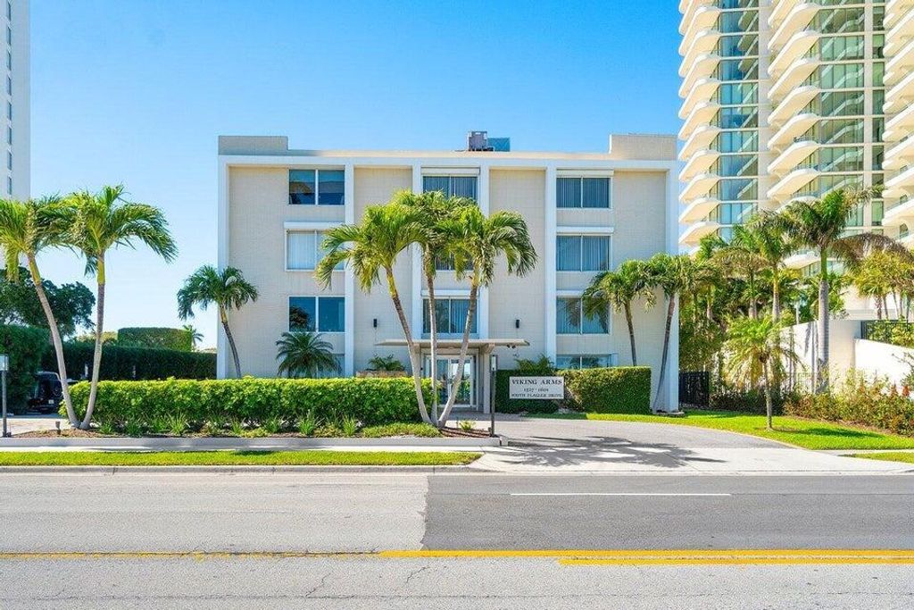 Photo of 1601 S Flagler Drive #301o, West Palm Beach, FL 33401 (MLS # R11157592)