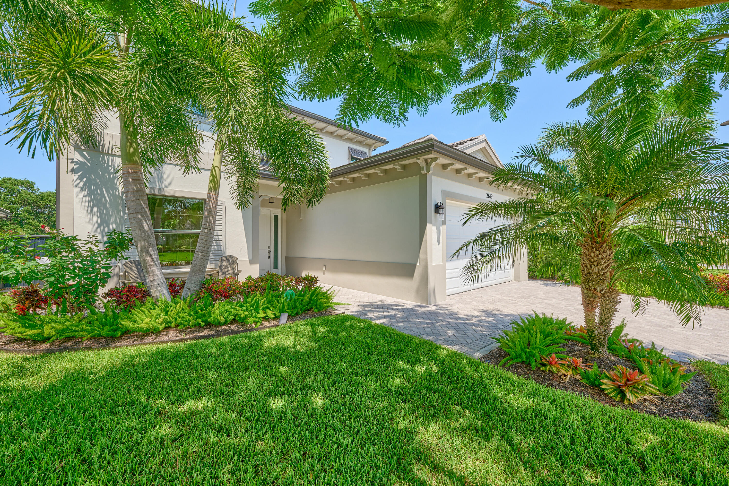 2819 Gin Berry Way