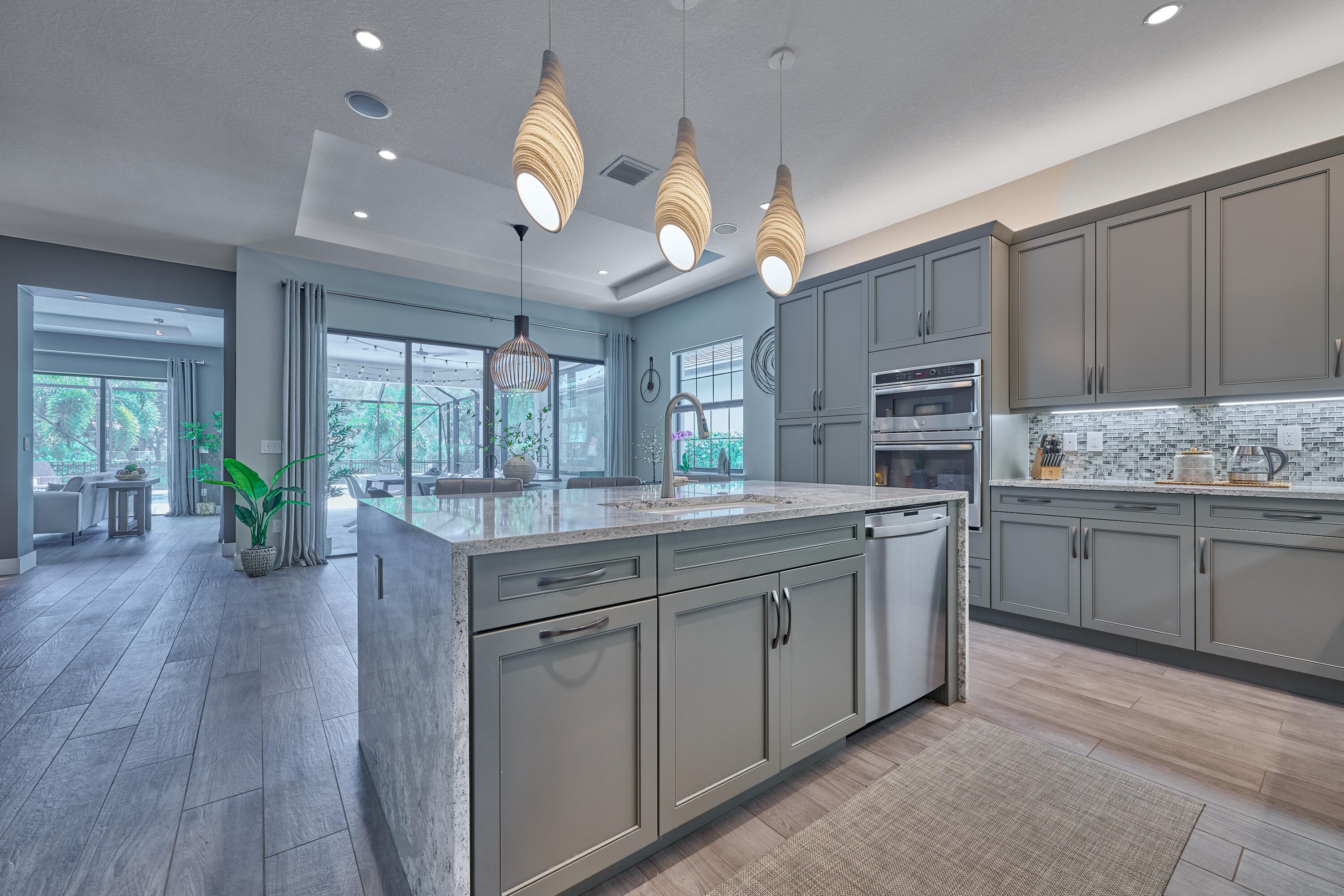 2819 Gin Berry Way