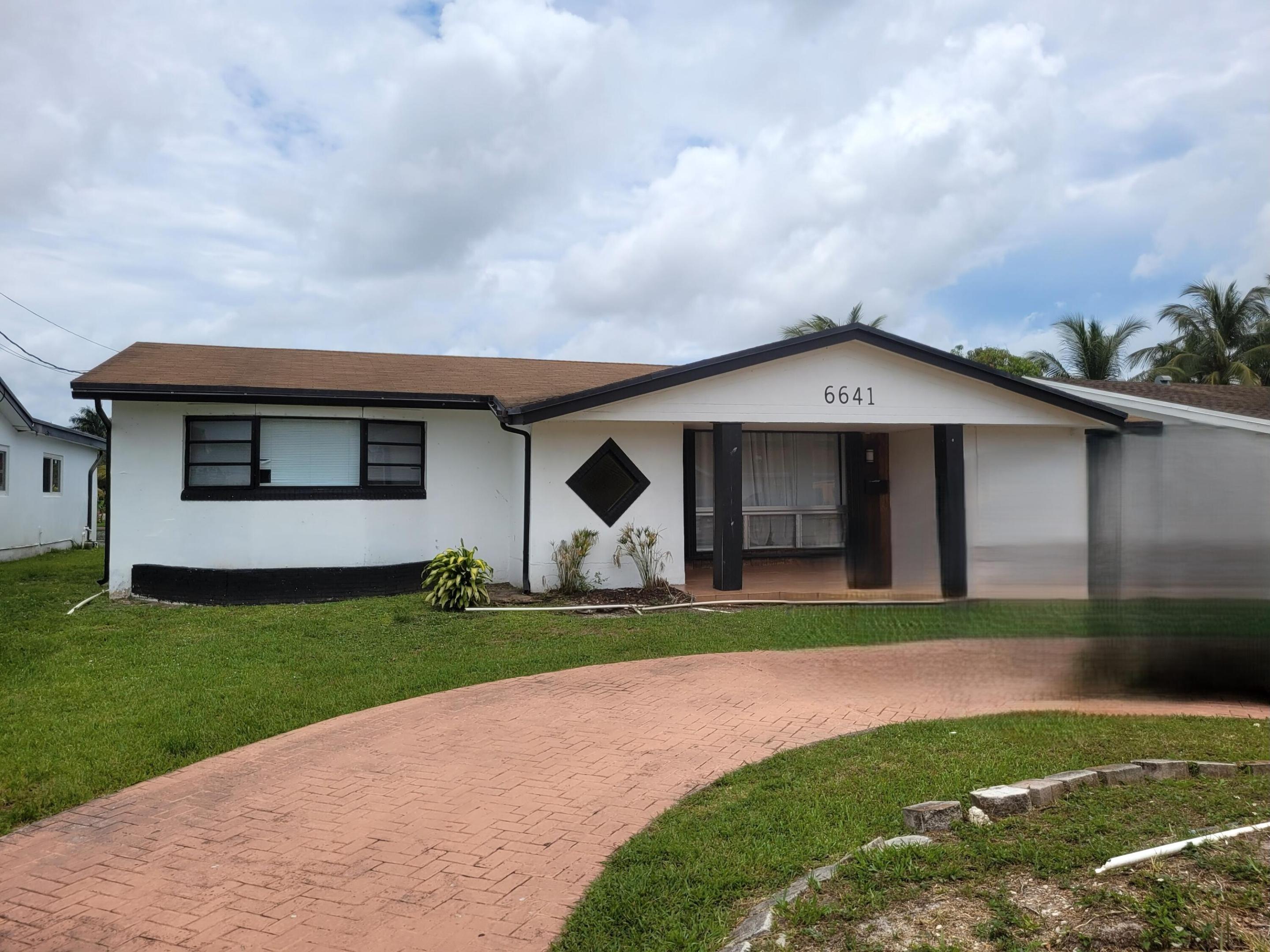6641 Emerald Lake Drive, Miramar FL 33023