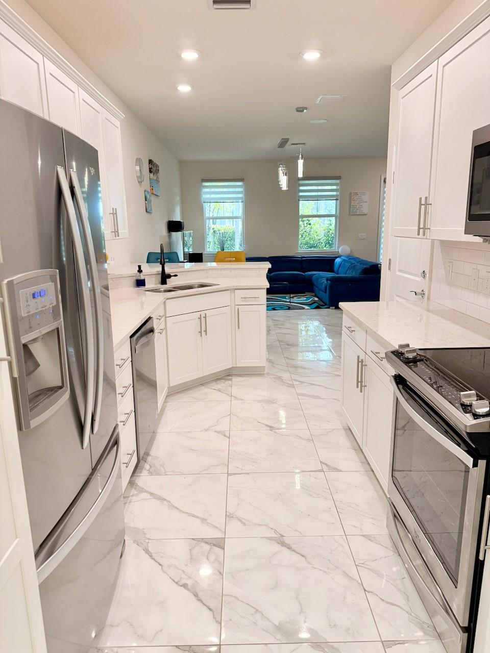 Hillcrest Country Club So - Residential Lease