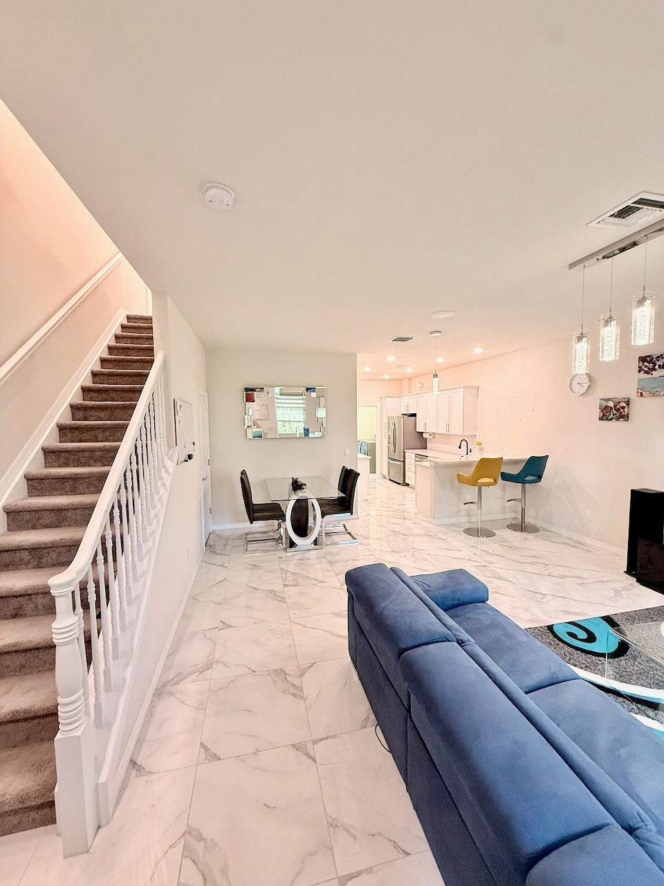 Hillcrest Country Club So - Residential Lease