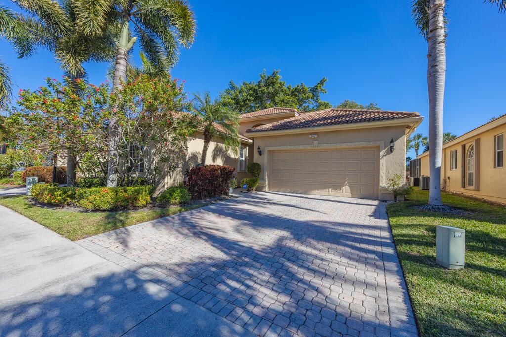 Photo of 10722 Grande Palladium Way, Boynton Beach, FL 33436 (MLS # R11043468)