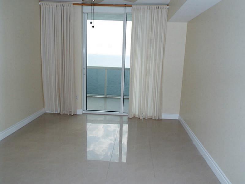 Beach Club 3 - Residential