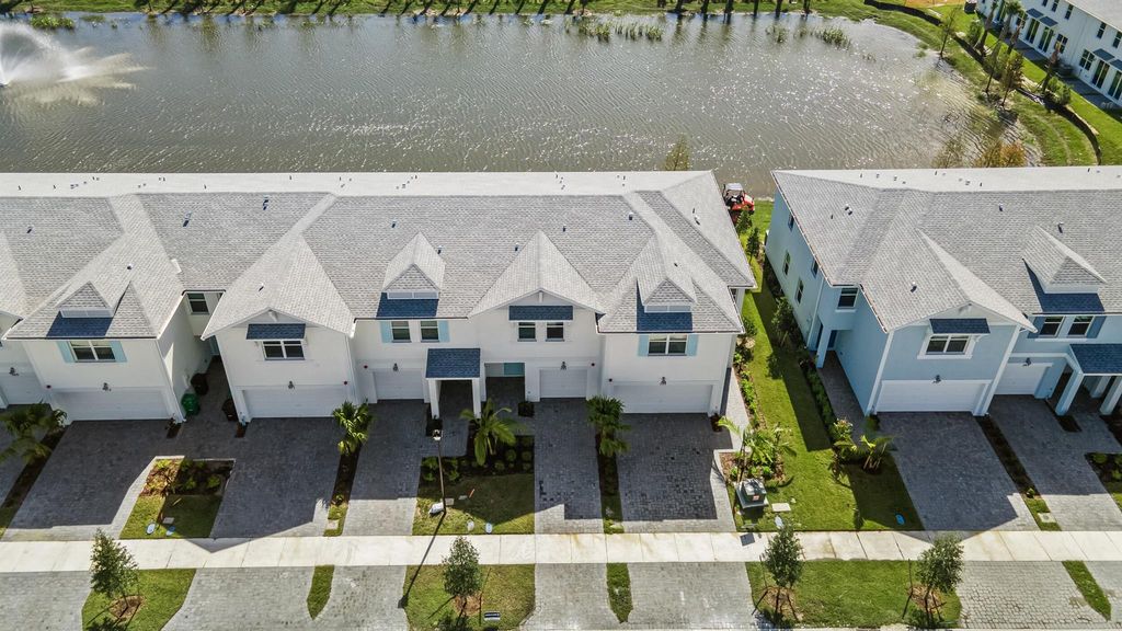 Photo of 385 Salisbury Circle, Fort Pierce, FL 34982 (MLS # R11033492)