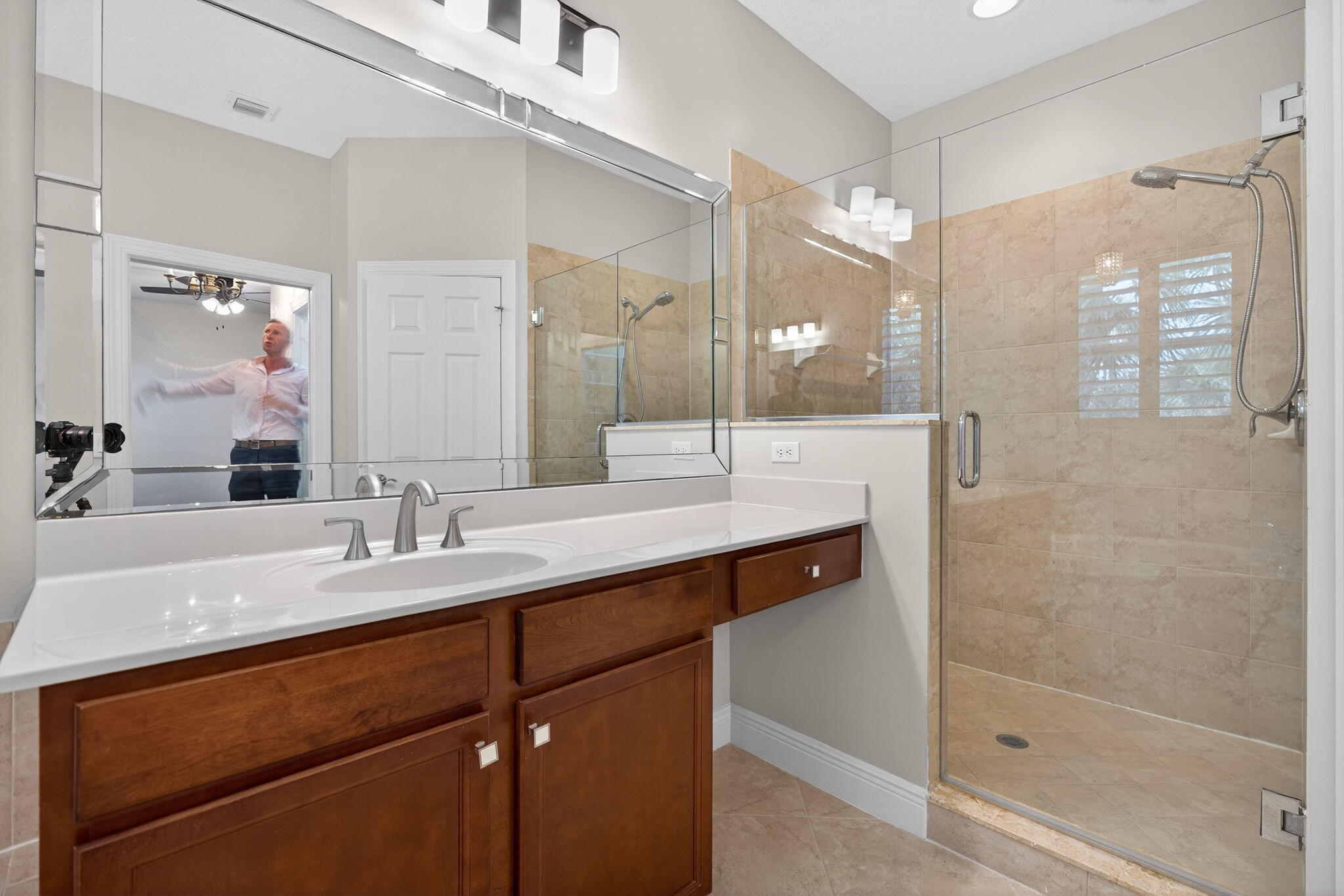 PALOMA - Residential Lease