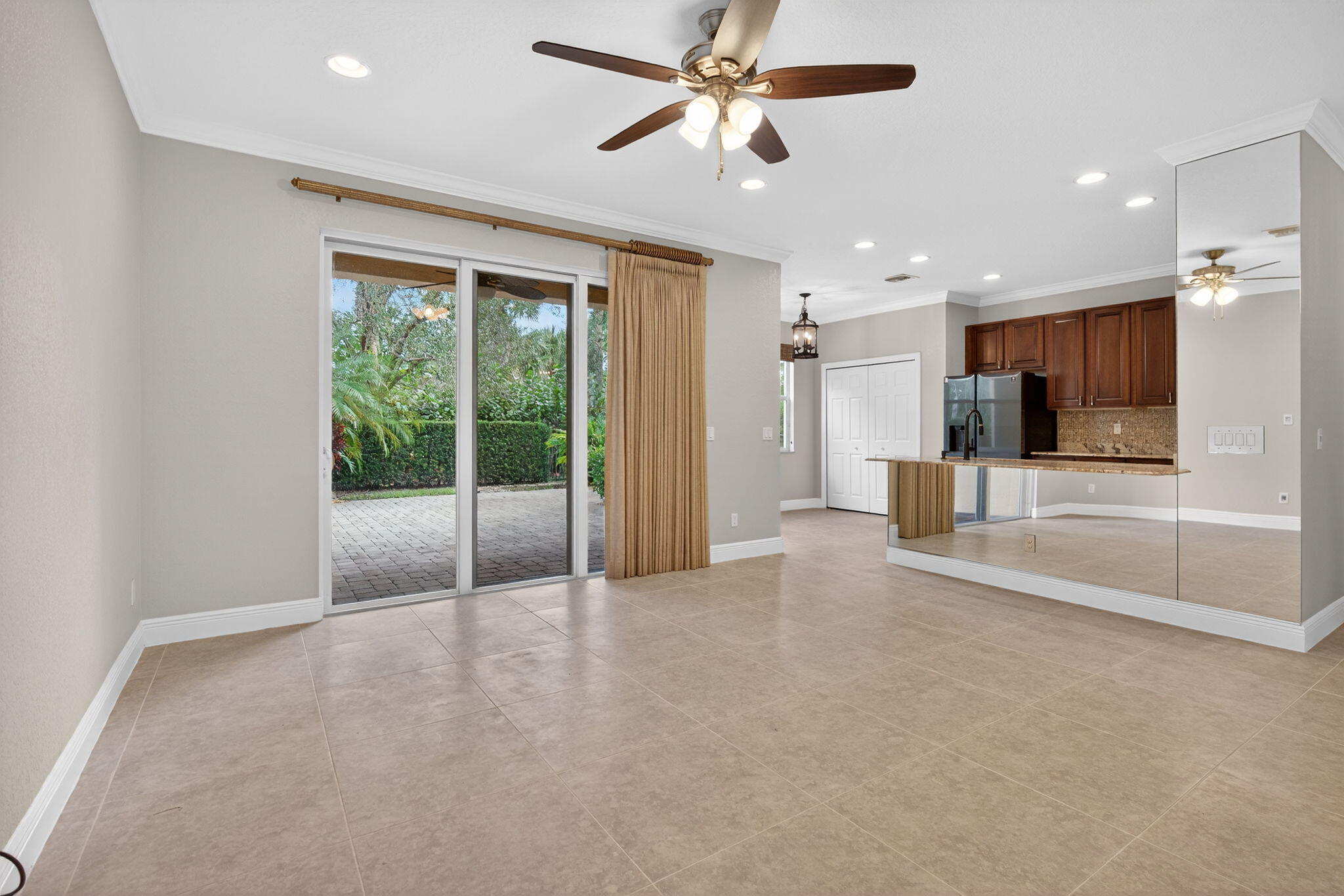 PALOMA - Residential Lease