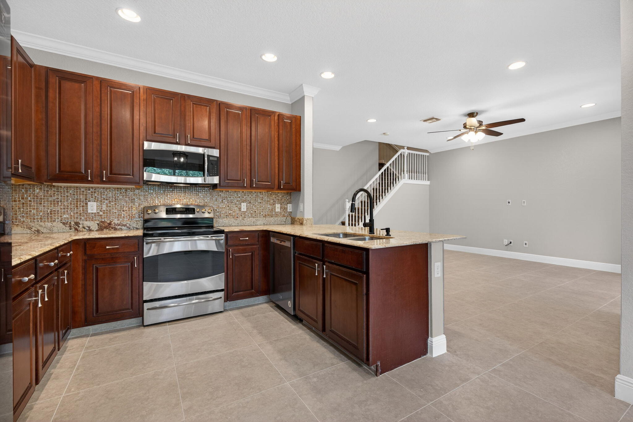 PALOMA - Residential Lease