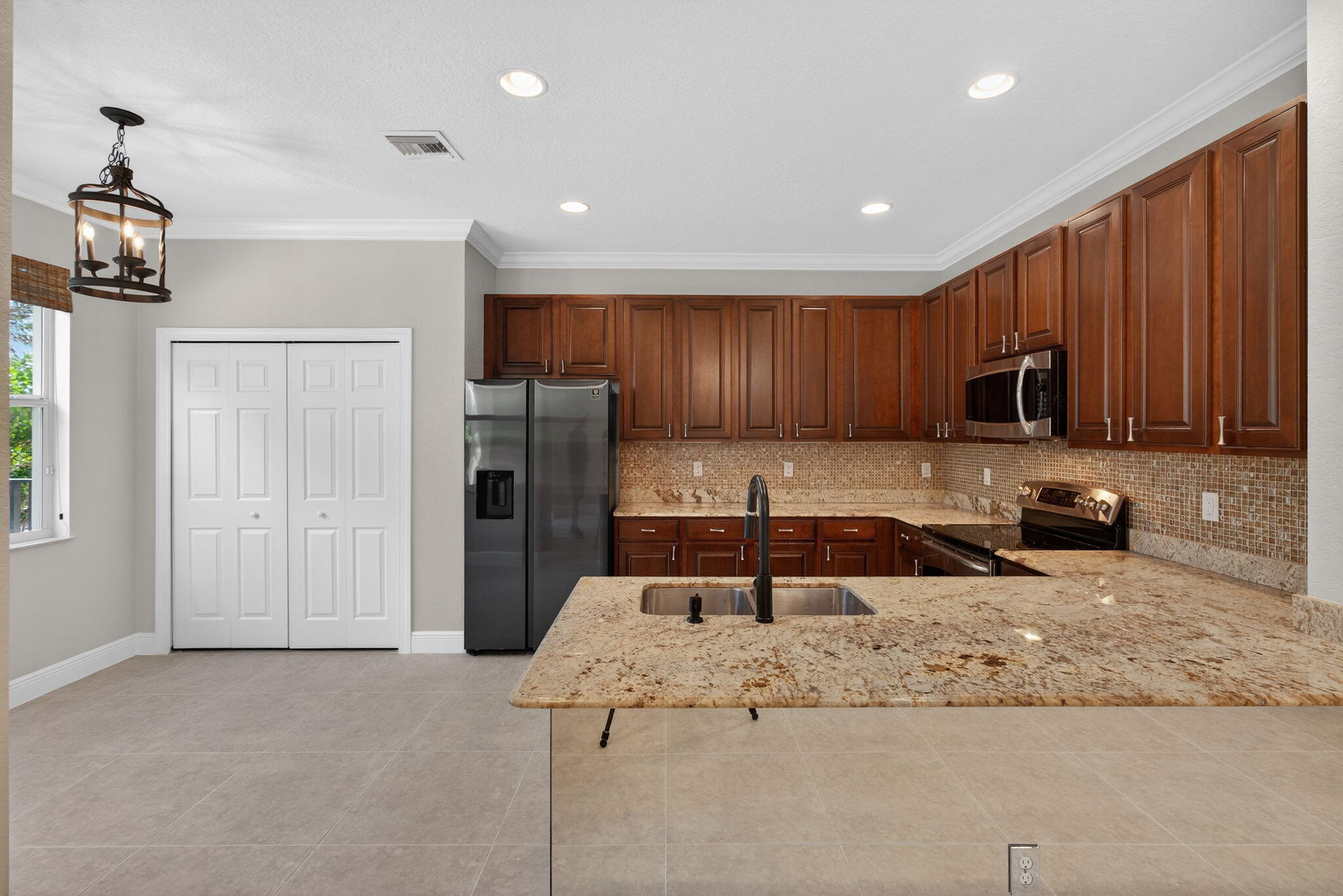 PALOMA - Residential Lease