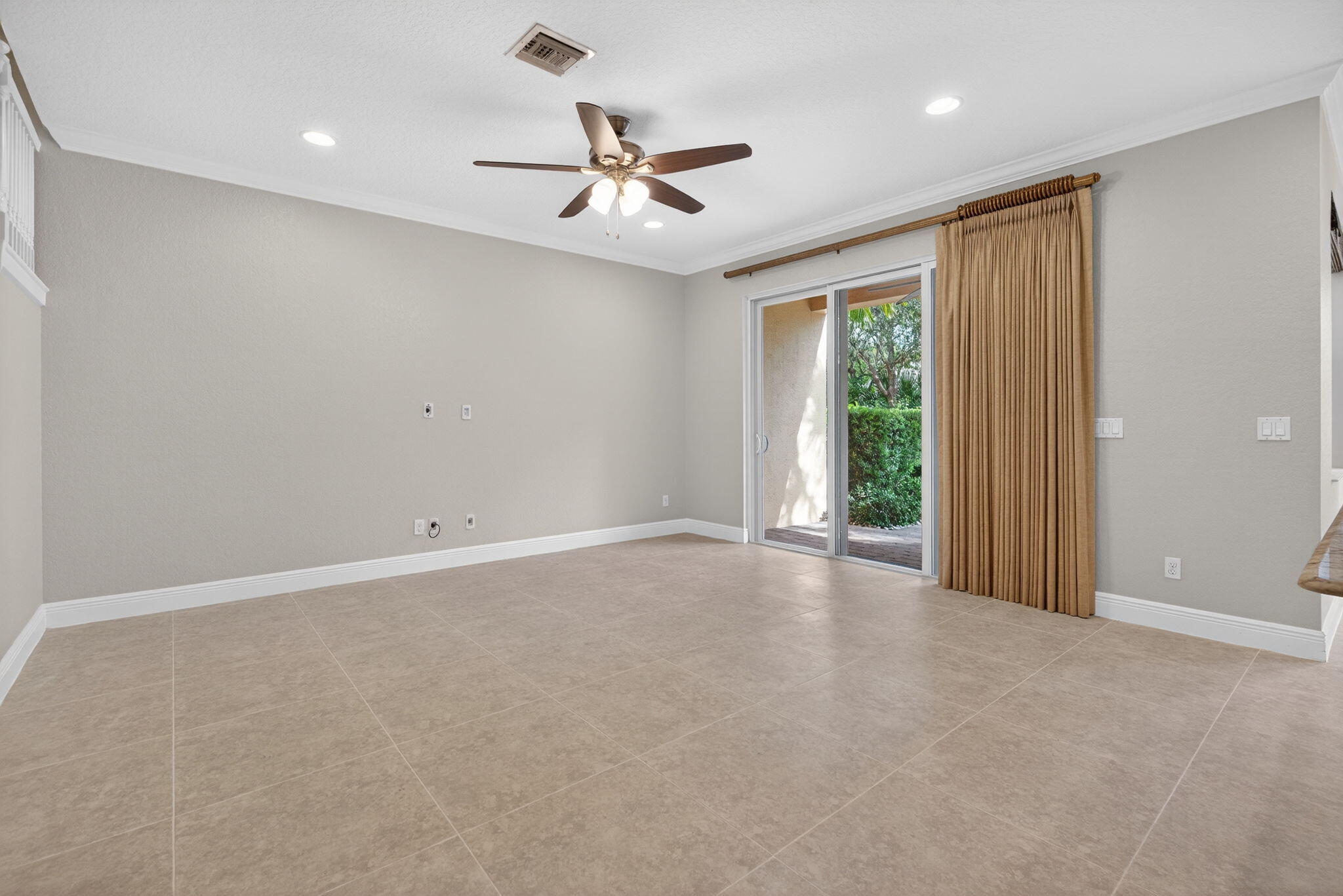 PALOMA - Residential Lease