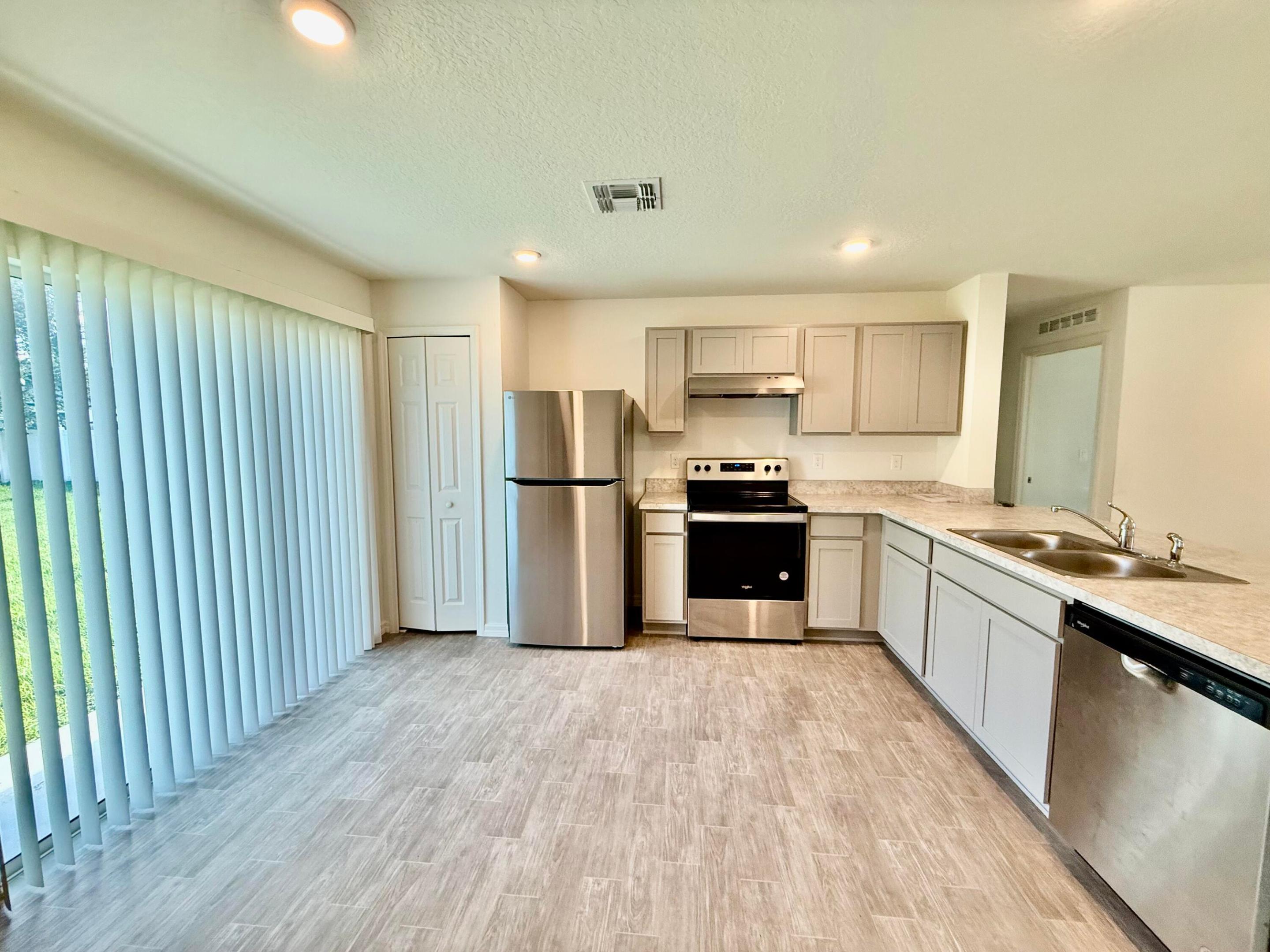 PORT ST LUCIE-SECTION 34 - Residential Lease