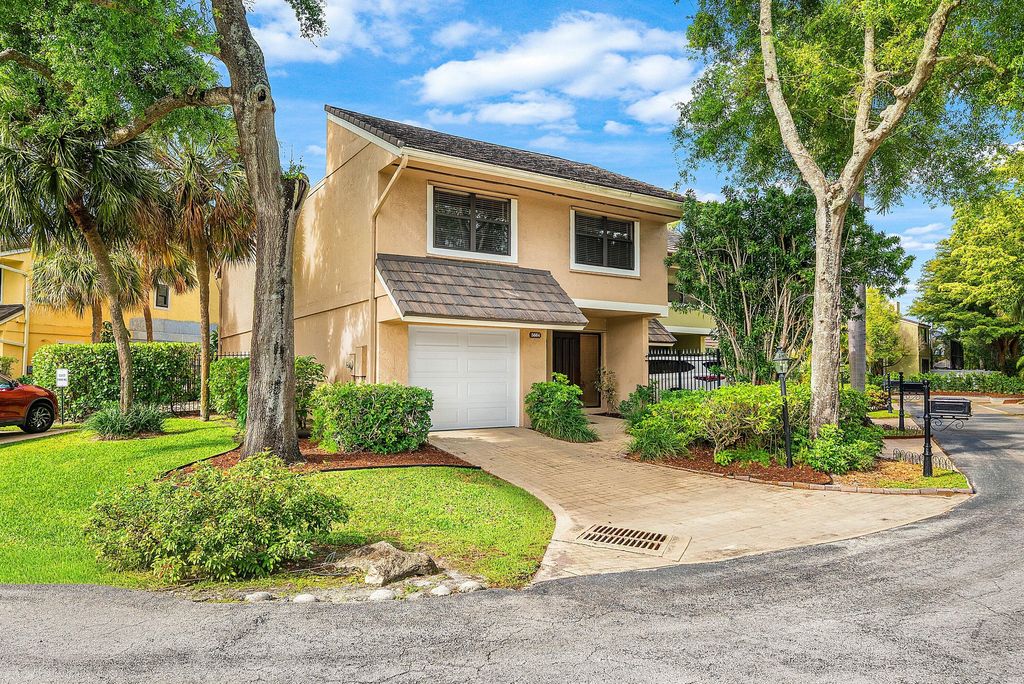 Photo of 5664 Santiago Circle, Boca Raton, FL 33433 (MLS # B26008588)