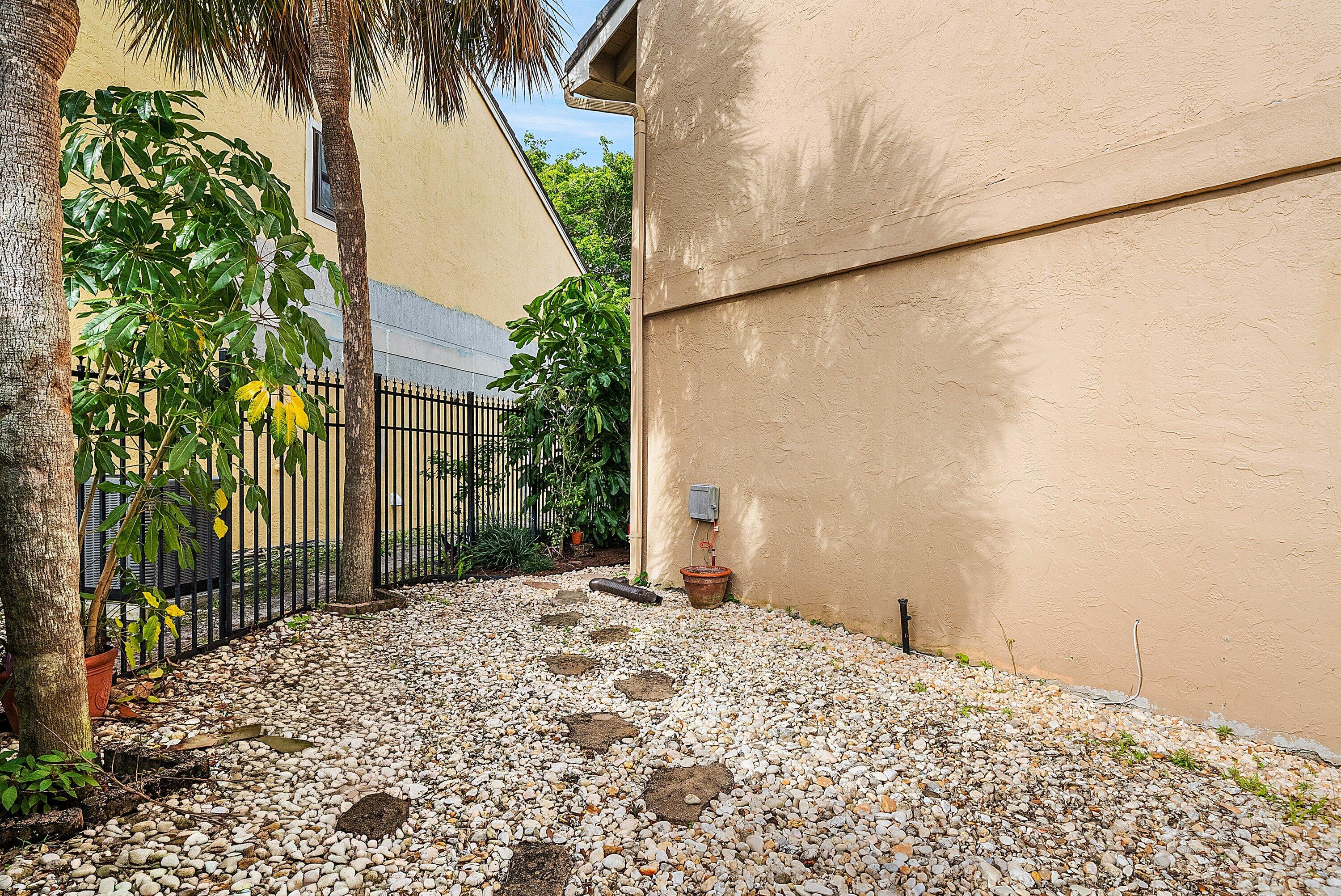 BROOK HAVEN OF BOCA RATON - Residential