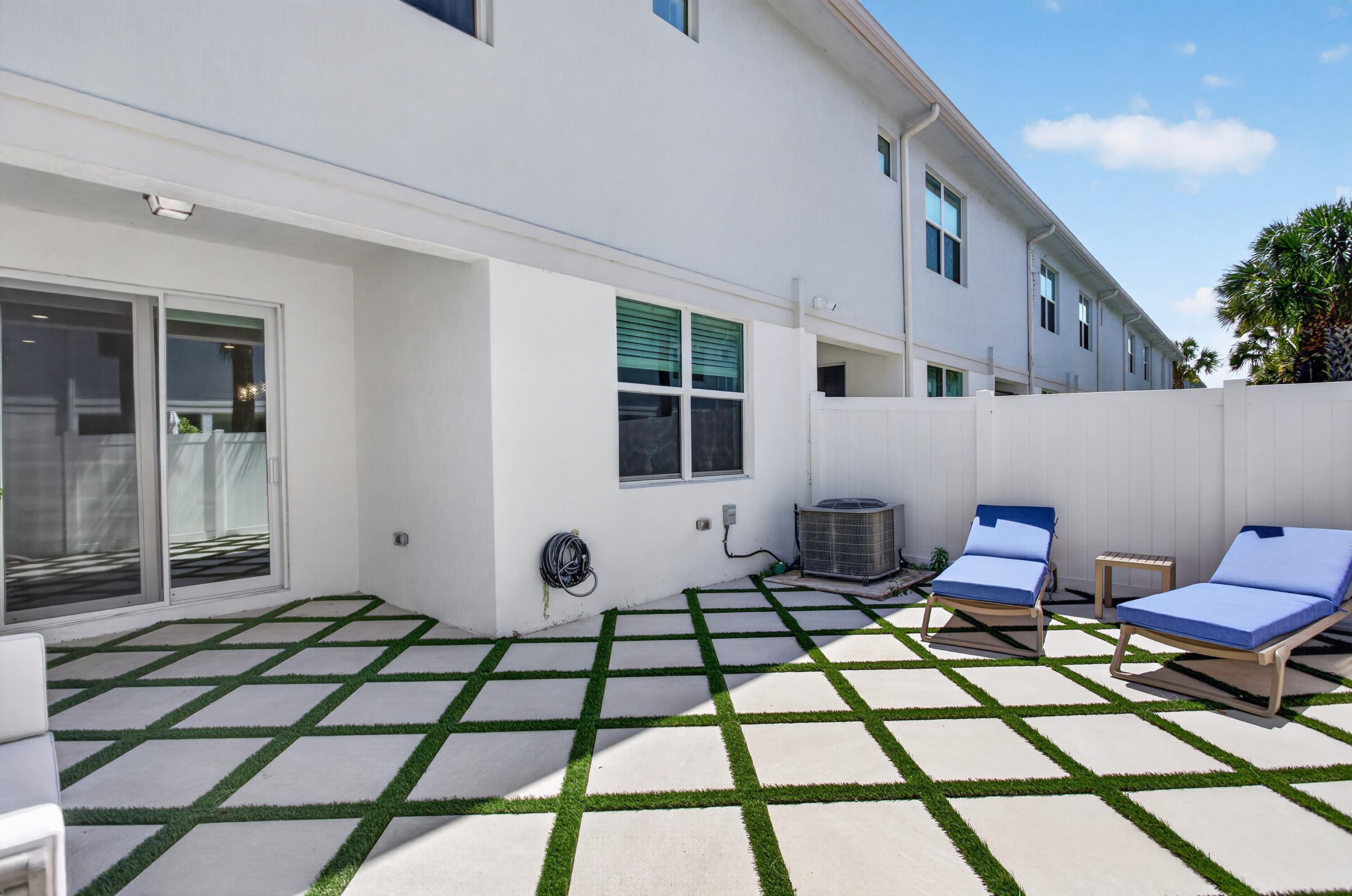 DEERFIELD CROSSING - Residential