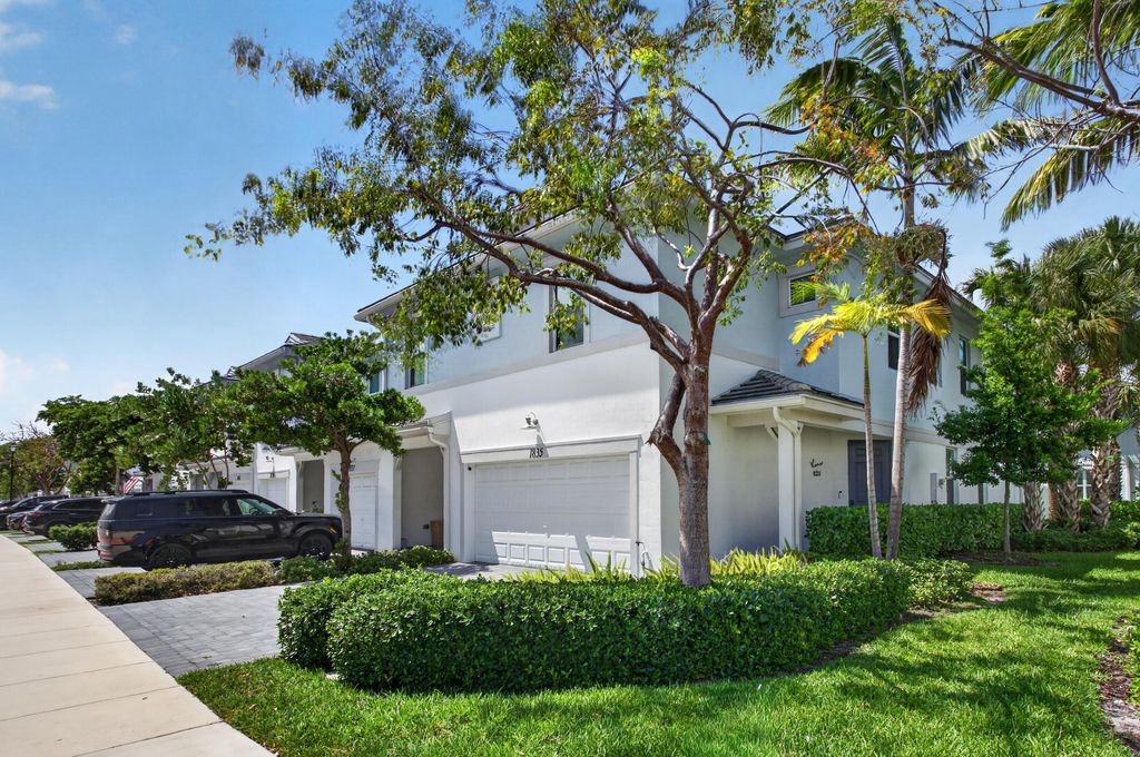Photo of 1835 Sandpiper Pointe Place, Deerfield Beach, FL 33442 (MLS # B26019142)
