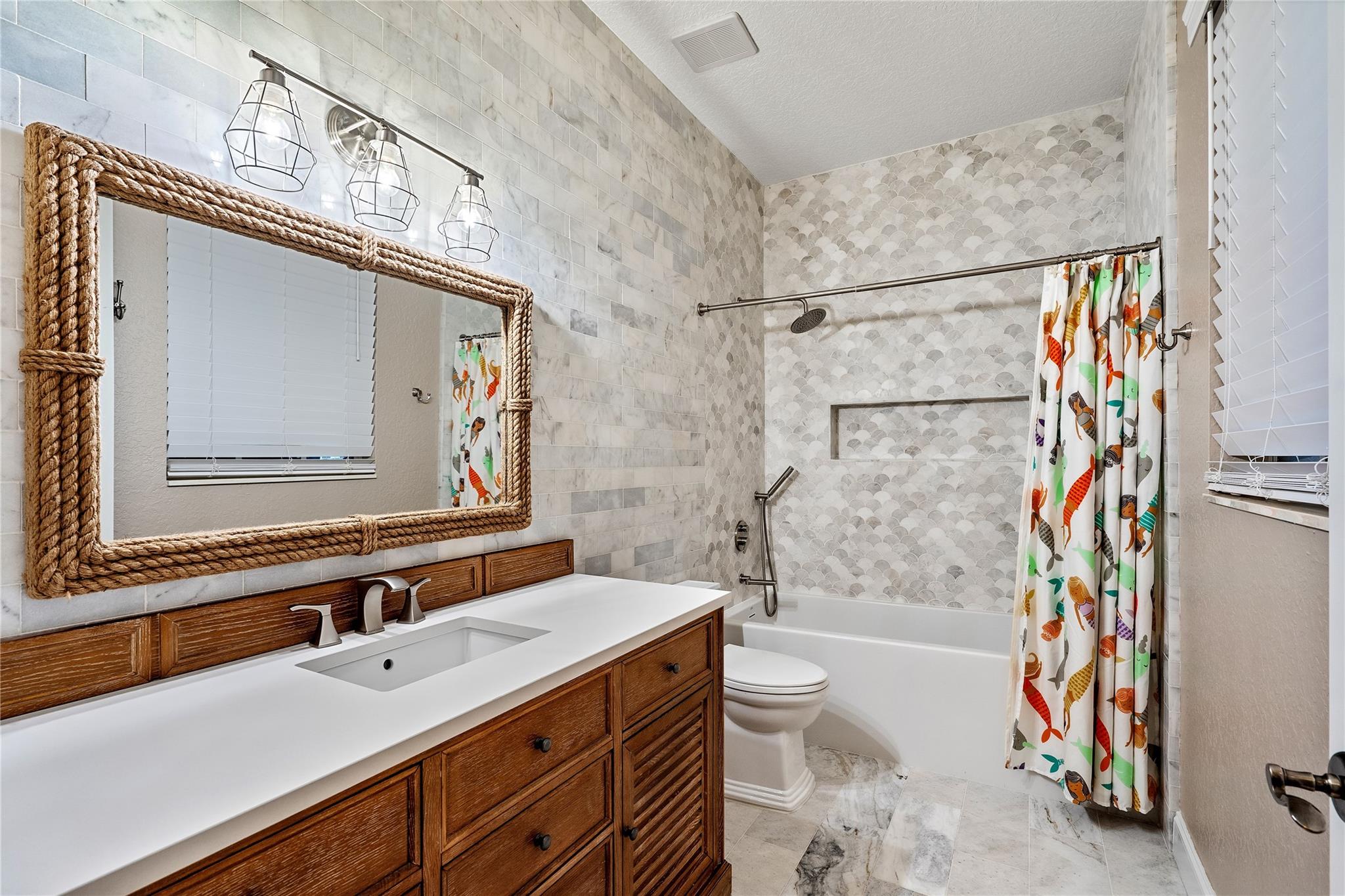 The Cove 2nd Sec 33-27 B - Residential