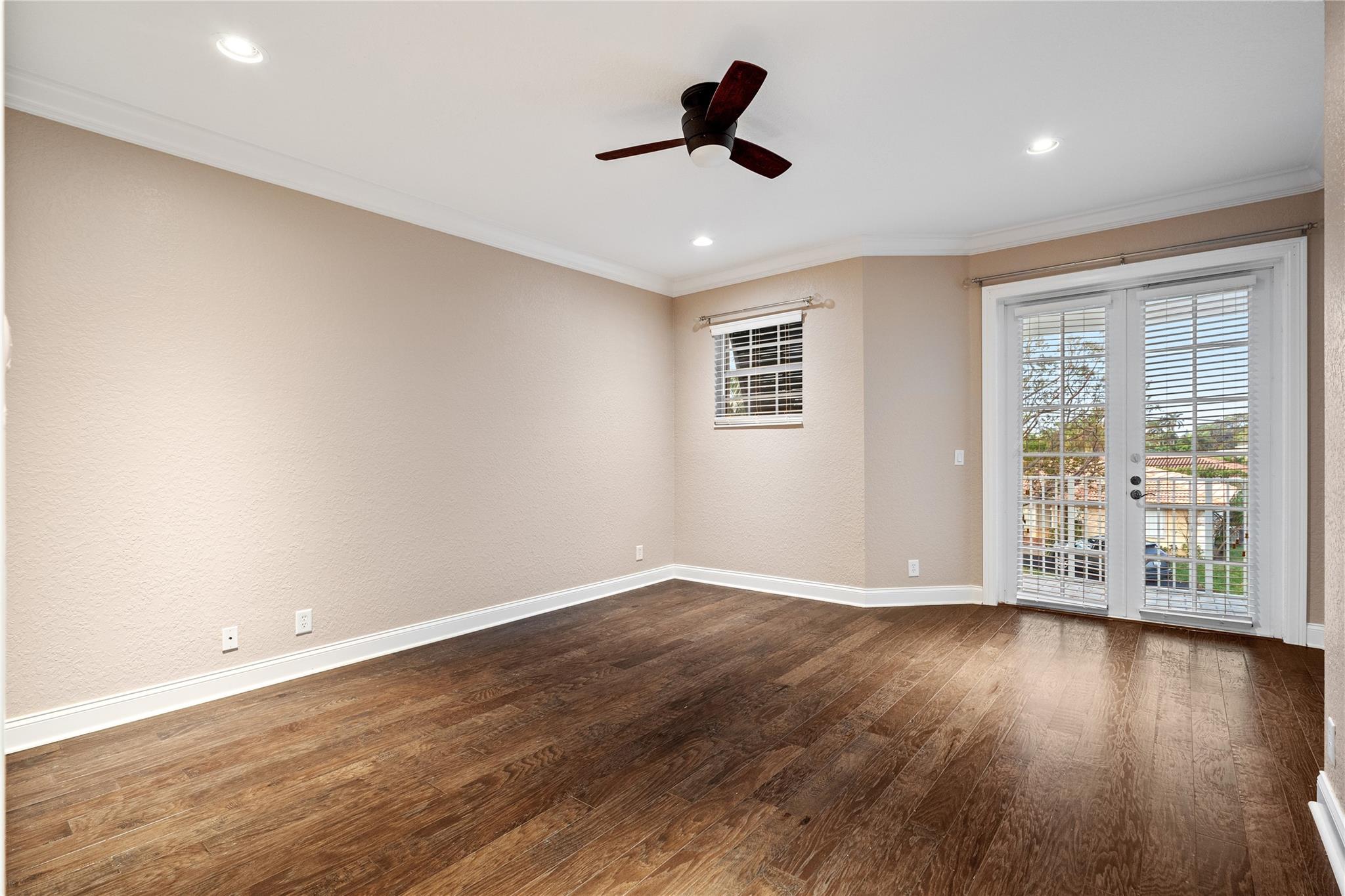 The Cove 2nd Sec 33-27 B - Residential