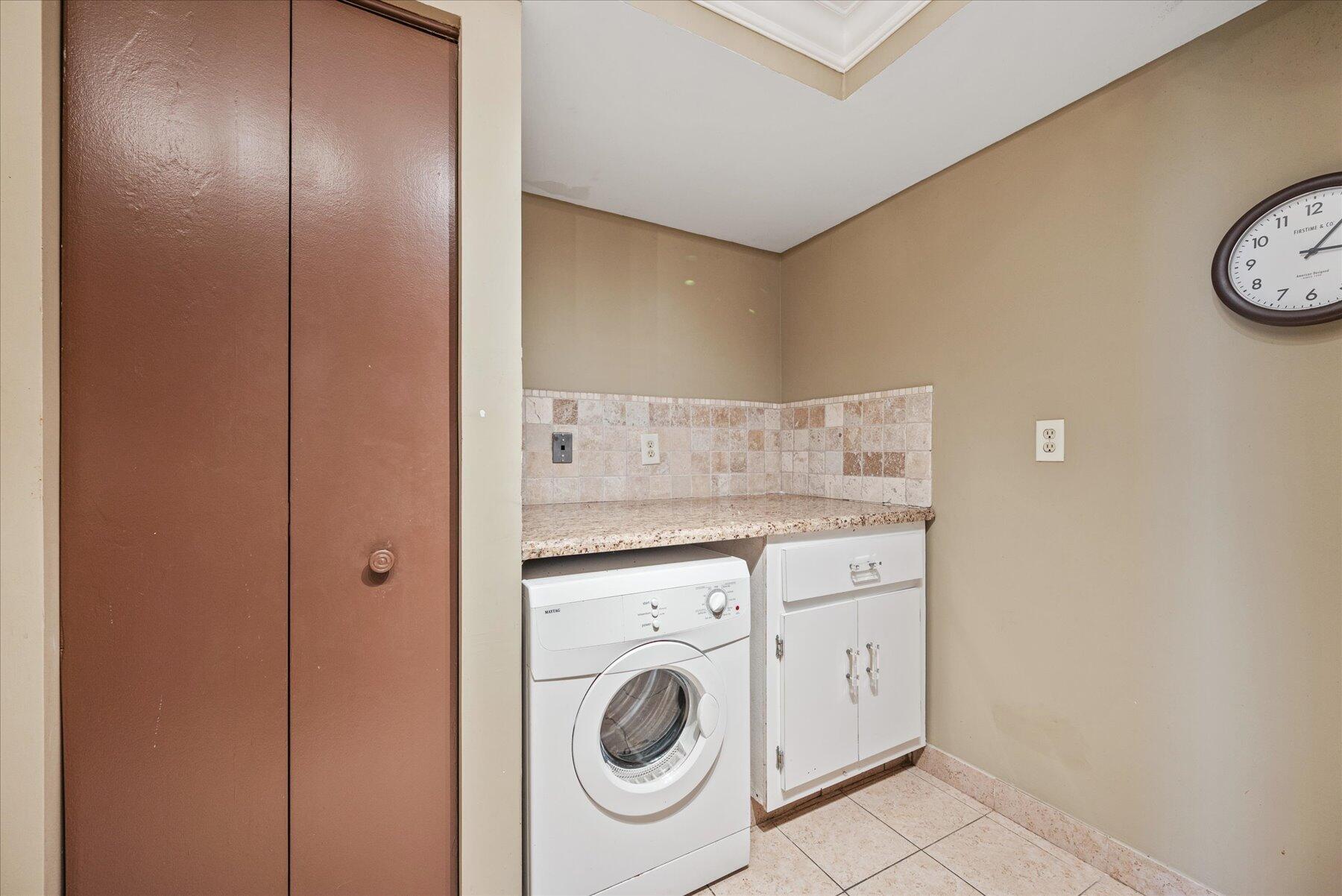 LANDS OF THE PRESIDENT CONDO 3 - Residential