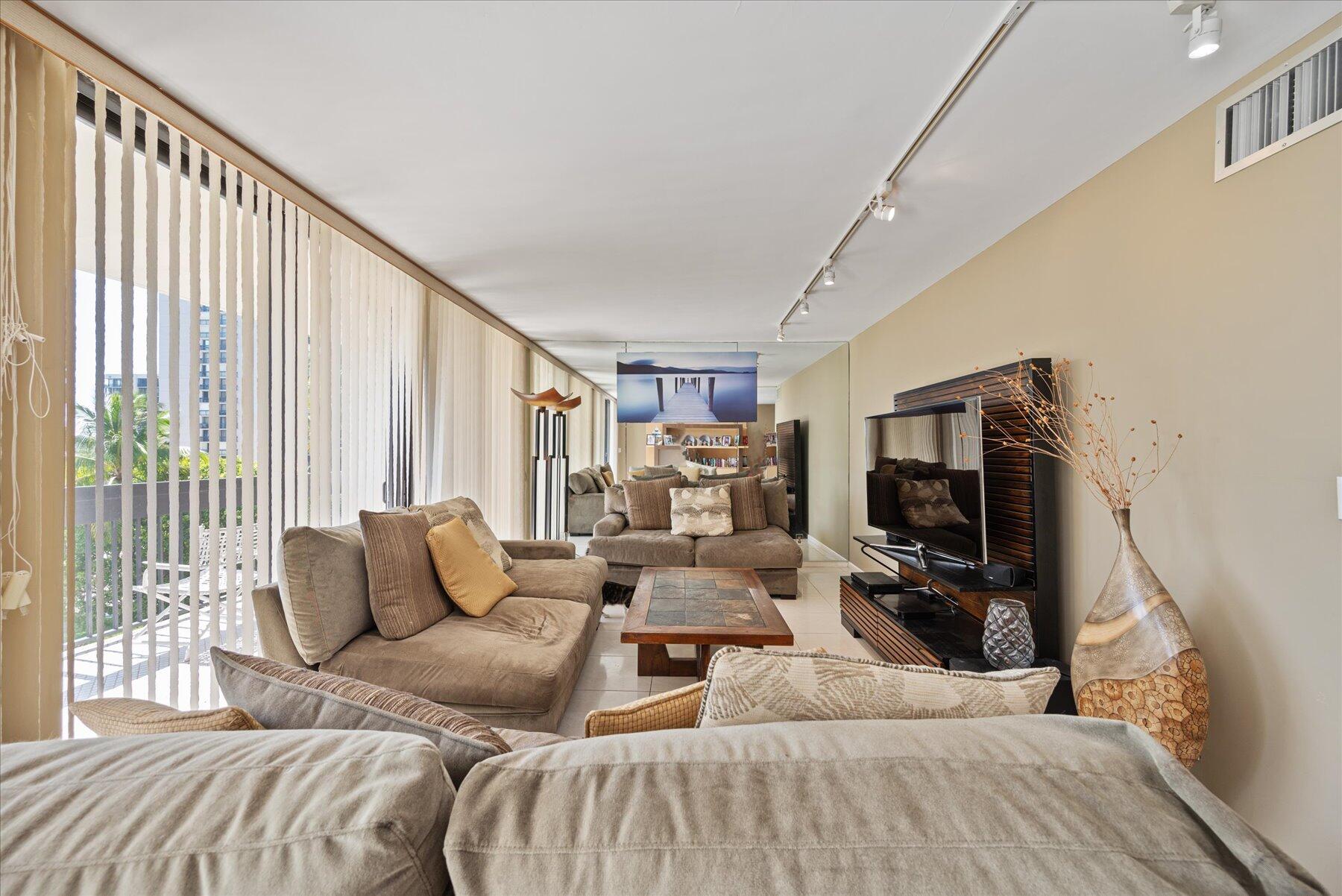 LANDS OF THE PRESIDENT CONDO 3 - Residential