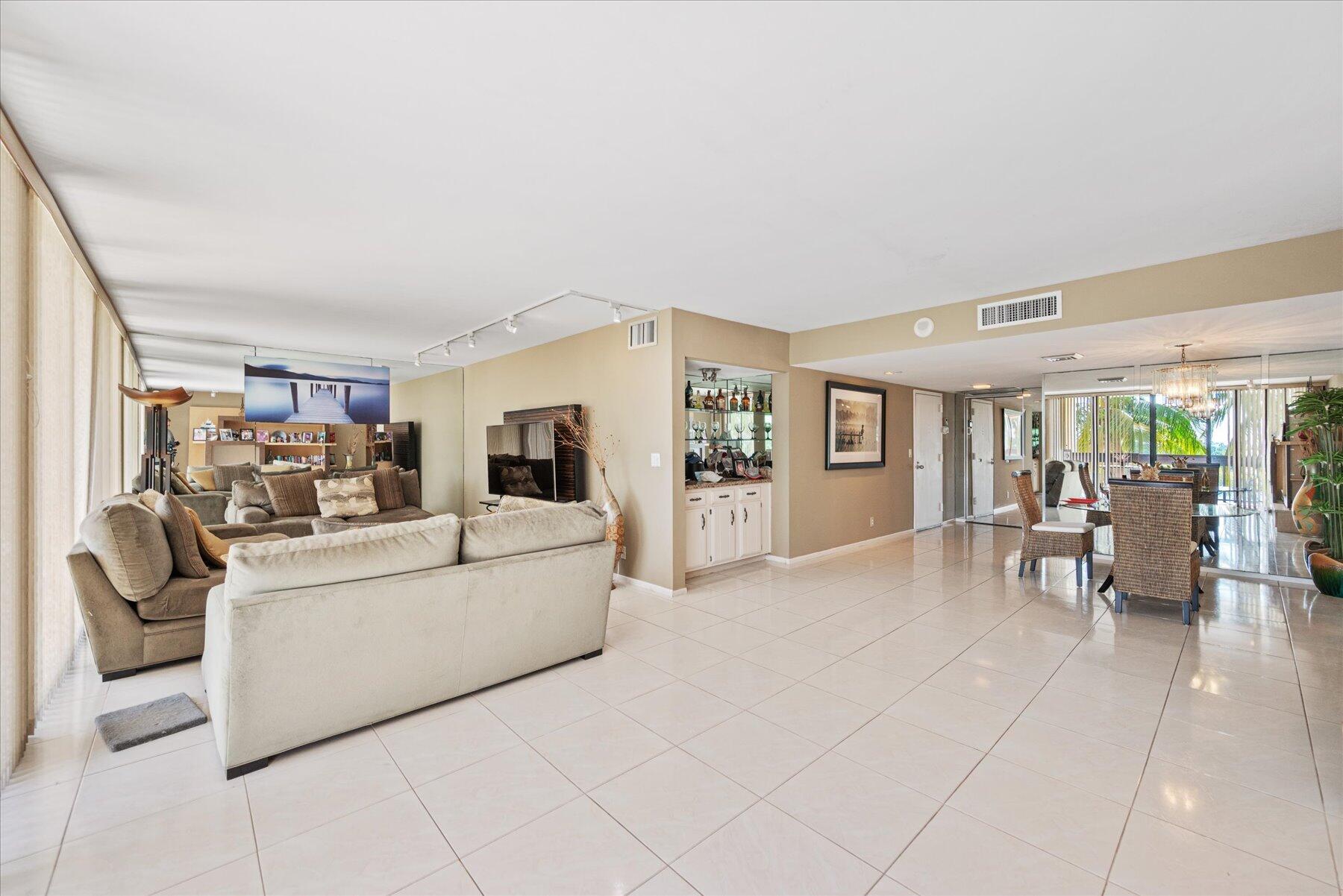 LANDS OF THE PRESIDENT CONDO 3 - Residential