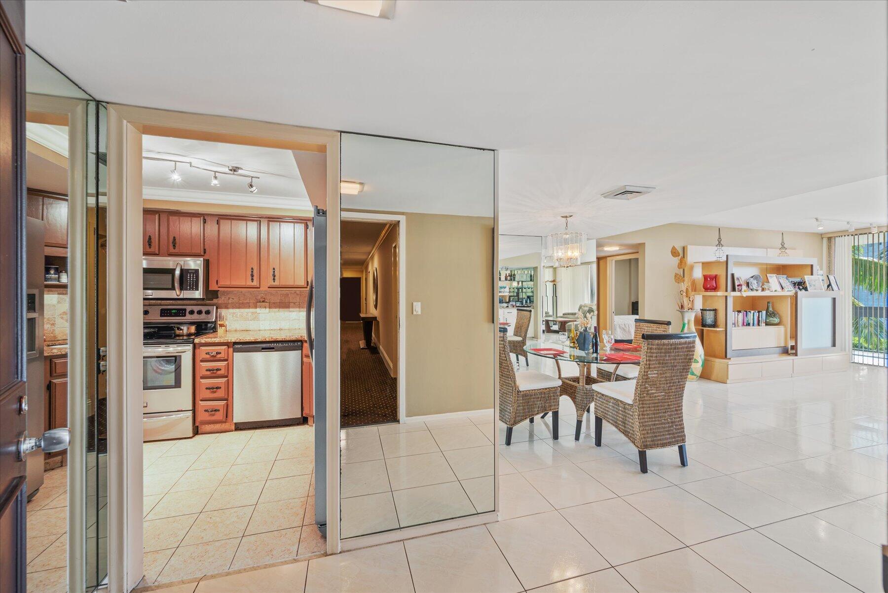 LANDS OF THE PRESIDENT CONDO 3 - Residential