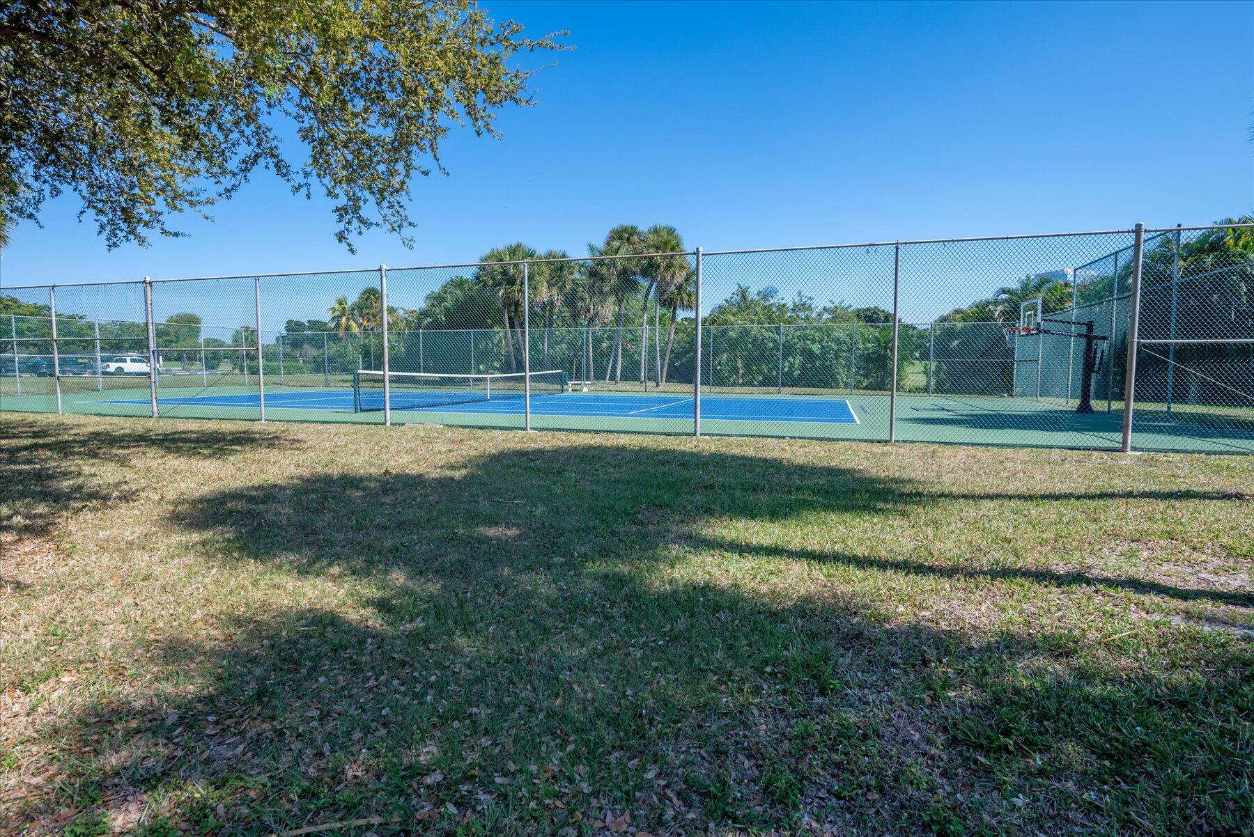 LANDS OF THE PRESIDENT CONDO 3 - Residential