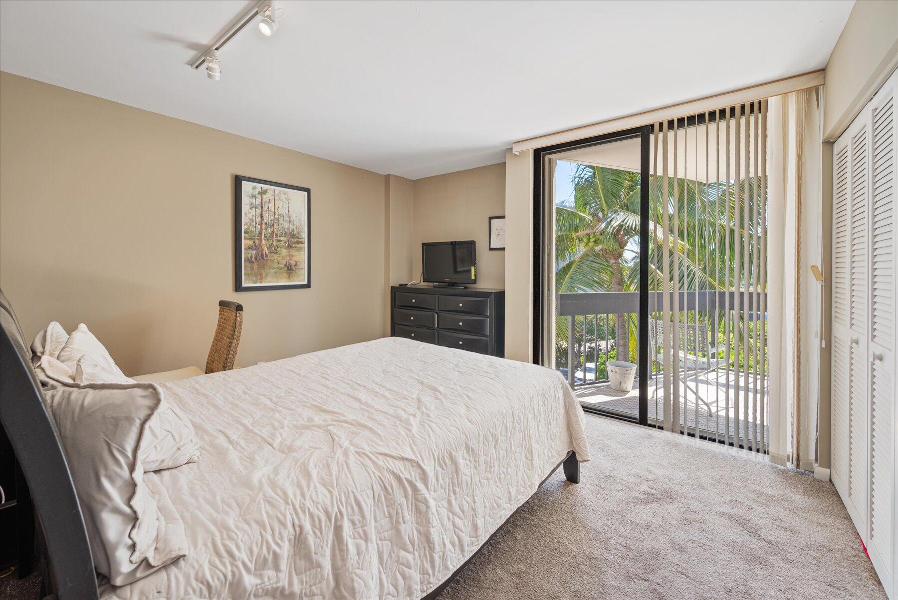 LANDS OF THE PRESIDENT CONDO 3 - Residential