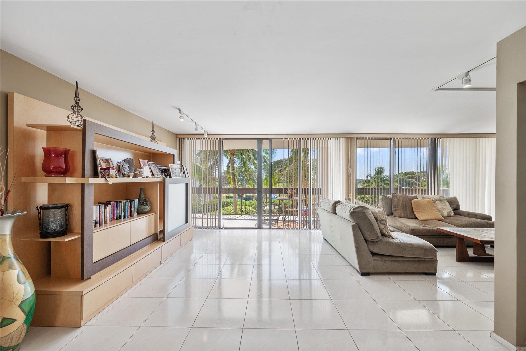 LANDS OF THE PRESIDENT CONDO 3 - Residential