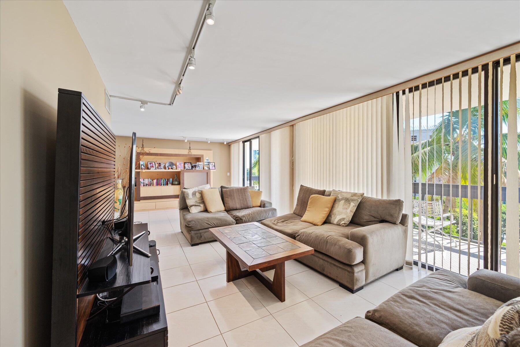 LANDS OF THE PRESIDENT CONDO 3 - Residential