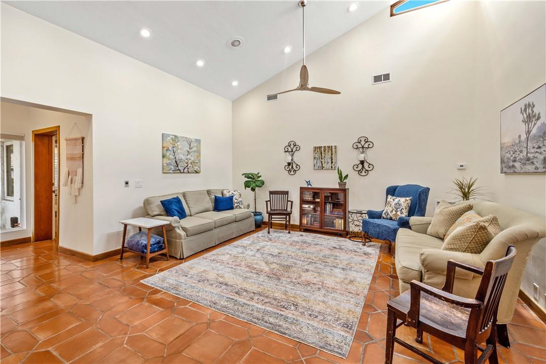 Emerald Hills Sec 3 83-27 - Residential