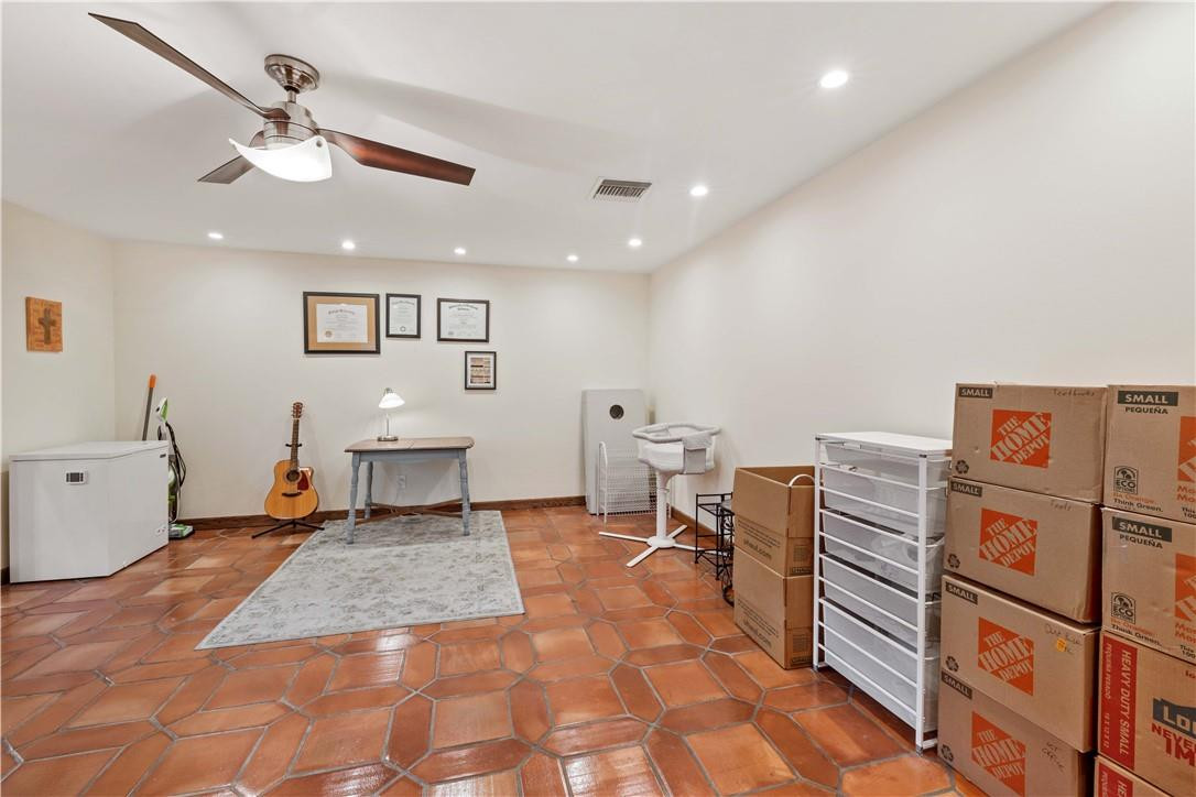 Emerald Hills Sec 3 83-27 - Residential