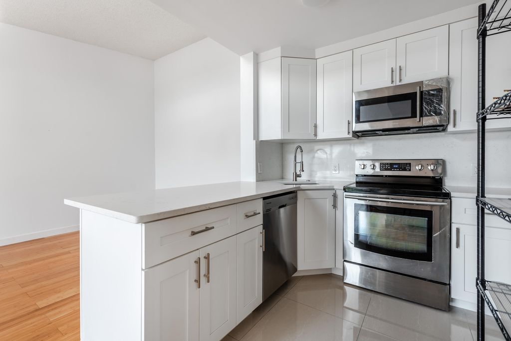 Photo of 629 Sea Pine Way #D3, Greenacres, FL 33415 (MLS # B26019429)