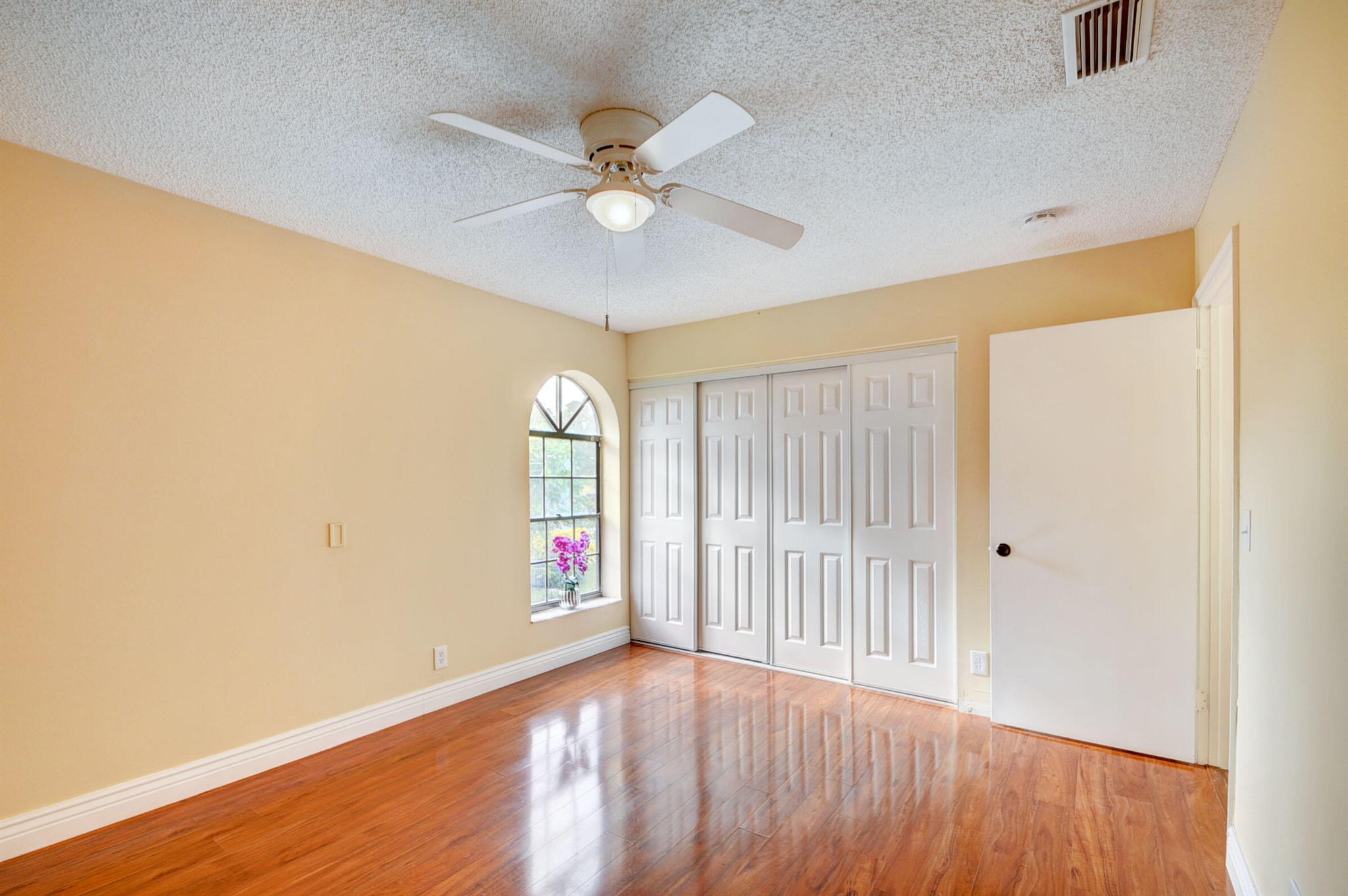 WELLINGTON LAKES - Residential Lease