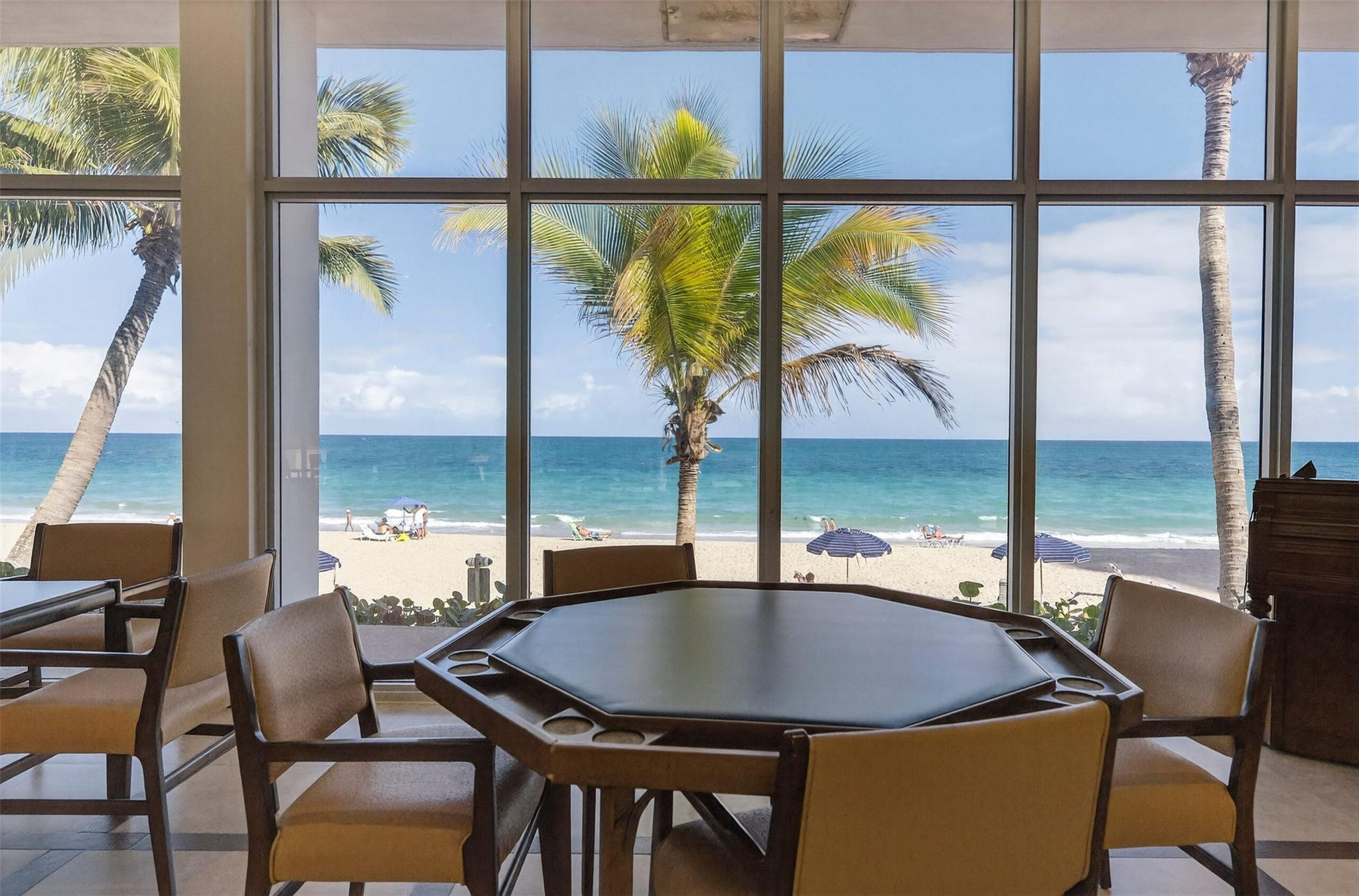 PLAZA EAST - Residential