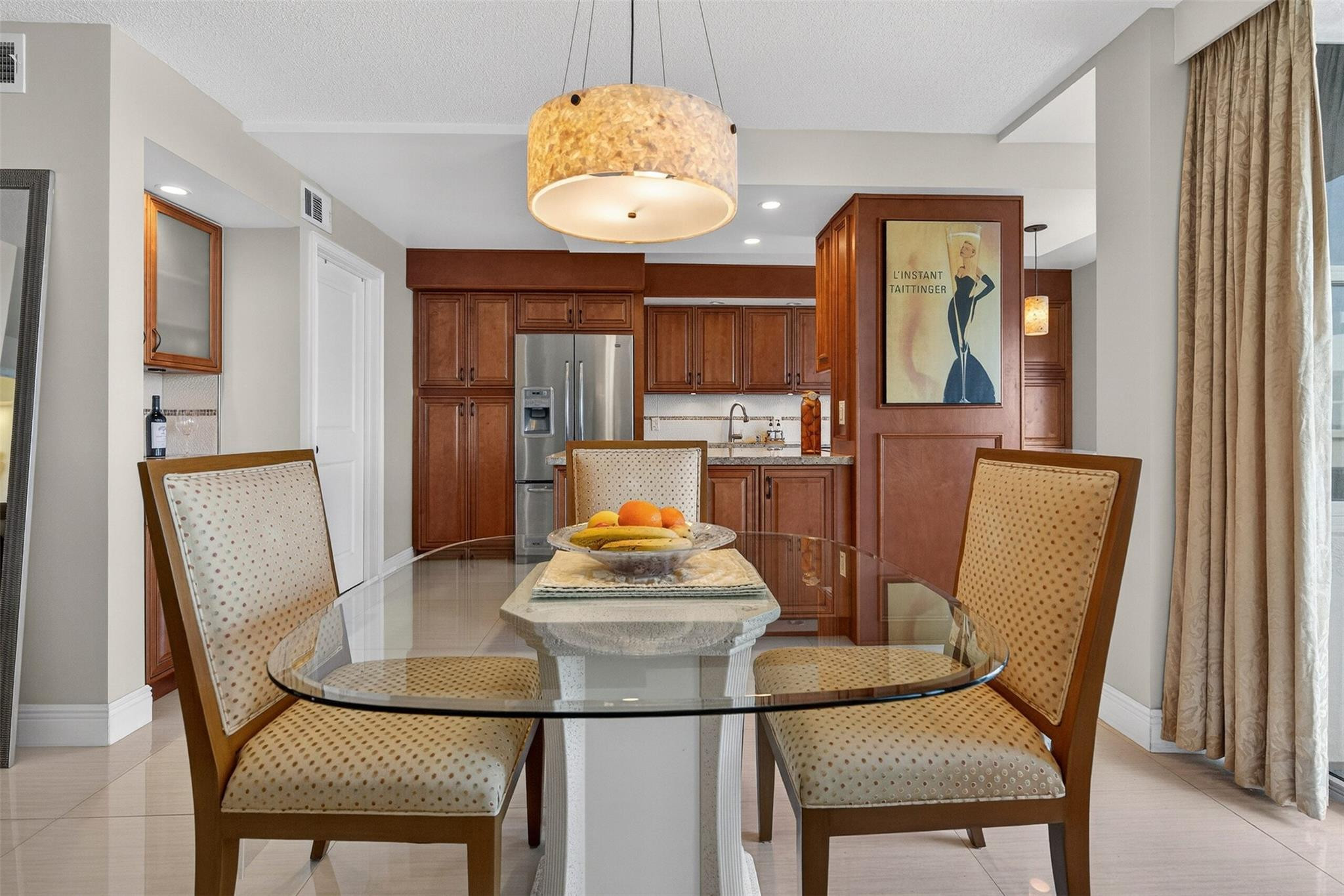 PLAZA EAST - Residential