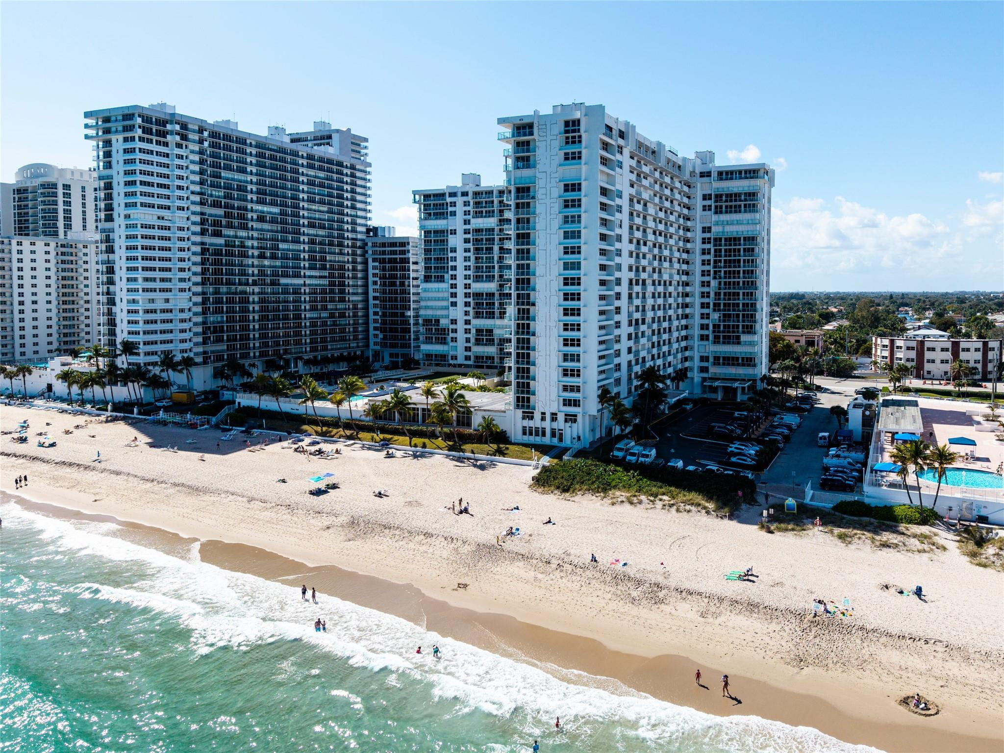 PLAZA EAST - Residential